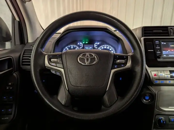 Toyota Land Cruiser 3P 2.8 D-4D GX (2021) 2021, foto 27