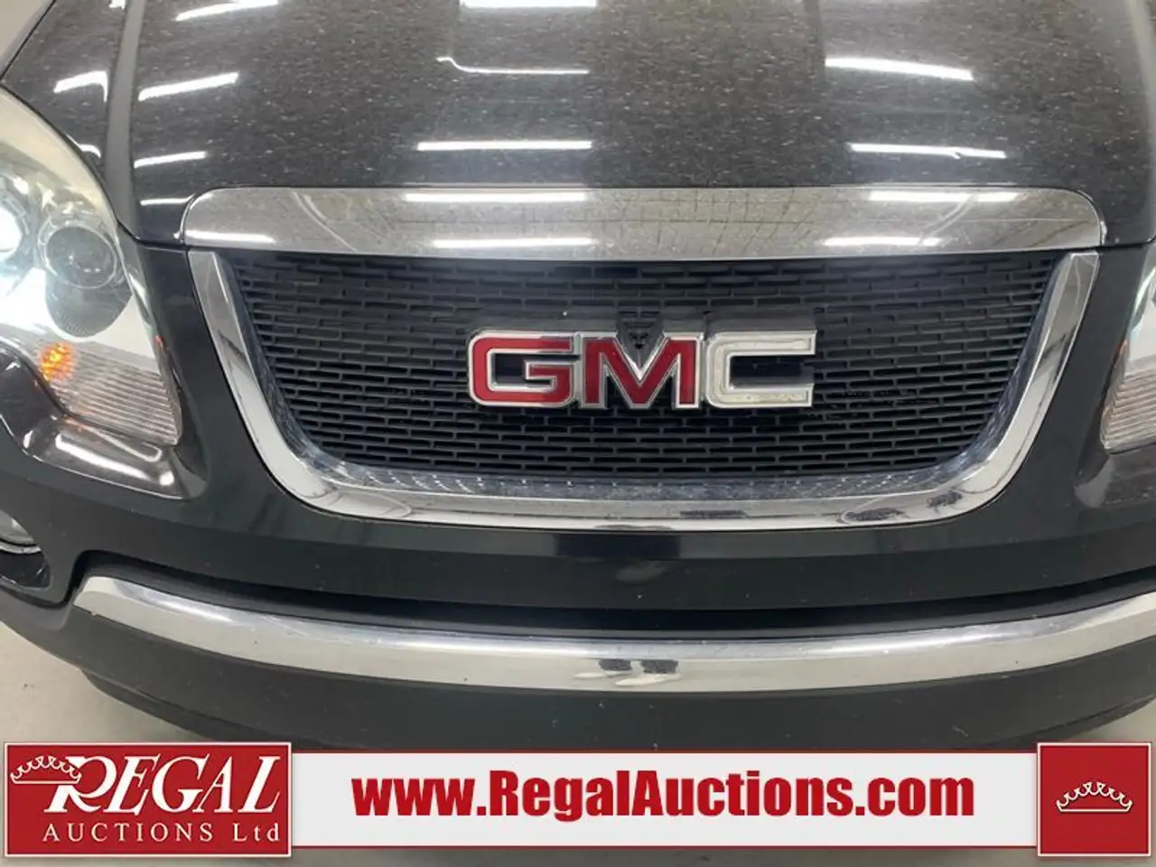 GMC Acadia снимка GMC Acadia