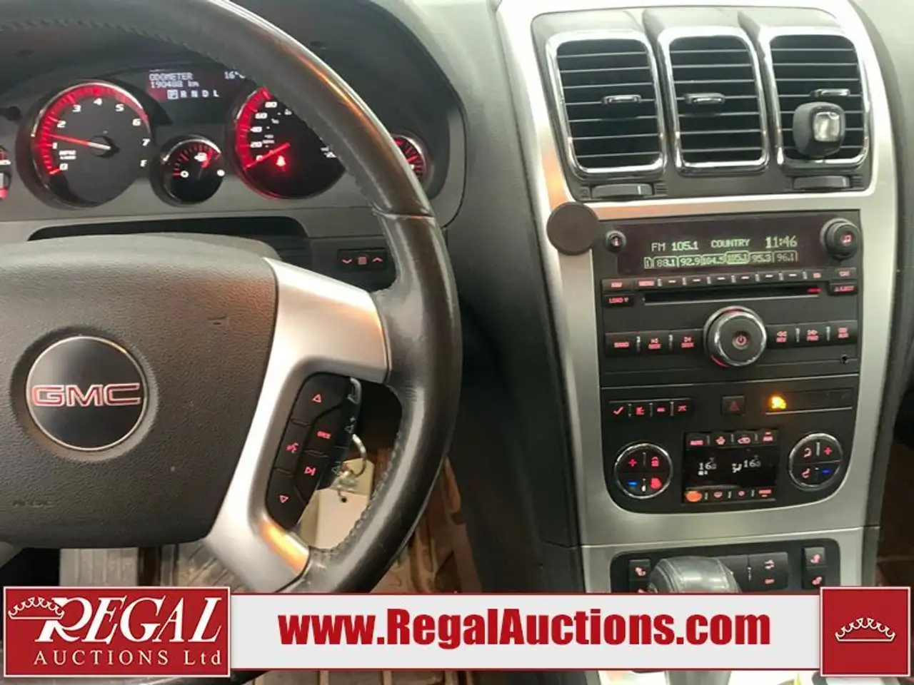 GMC Acadia снимка GMC Acadia