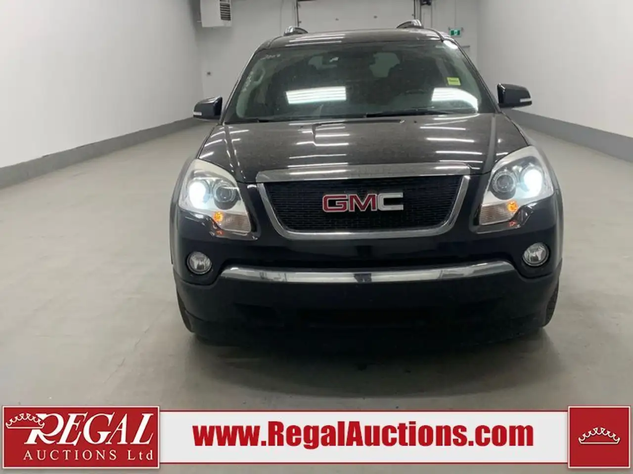 GMC Acadia снимка GMC Acadia