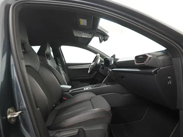 Cupra Leon view 3
