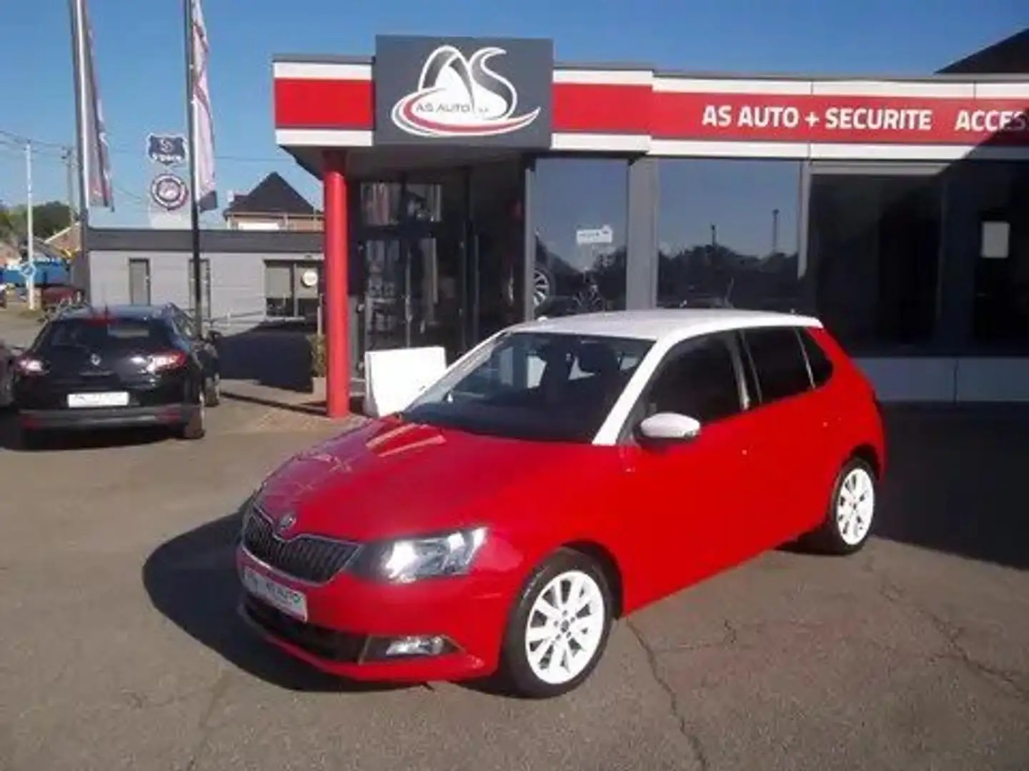Skoda Fabia 5P 1.0i 75cv Ambition Rojo - 1