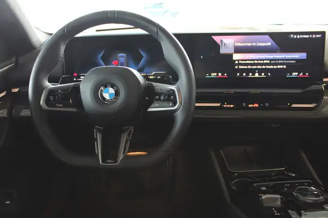 BMW 5 Series view 12