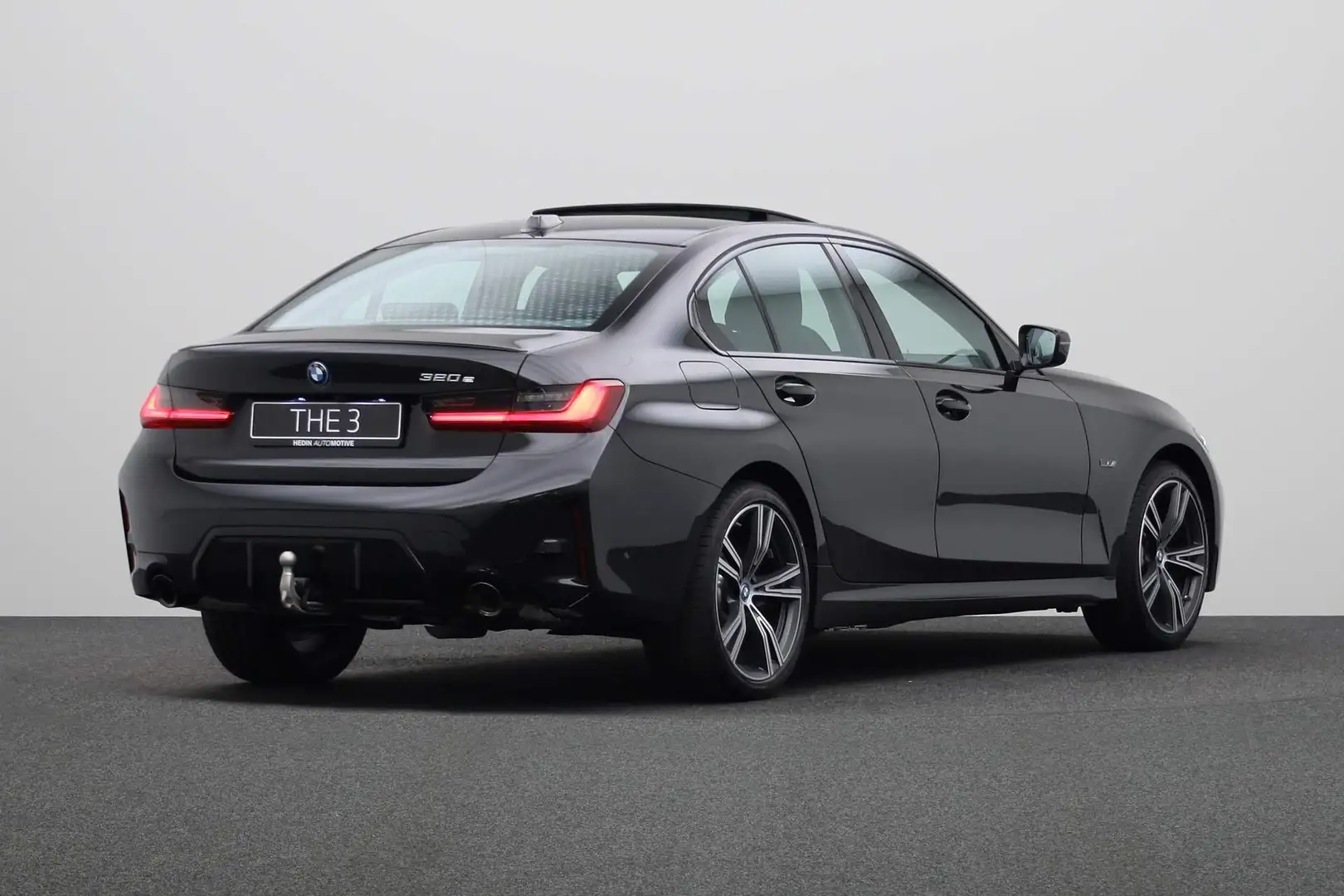 BMW 320 3-serie Sedan 320e | M Sportpakket | Trekhaak | Dr Zwart - 2