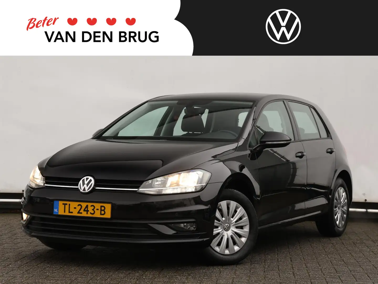 Volkswagen Golf 1.0 TSI Trendline 86PK | Navigatie | Climatronic | Zwart - 1