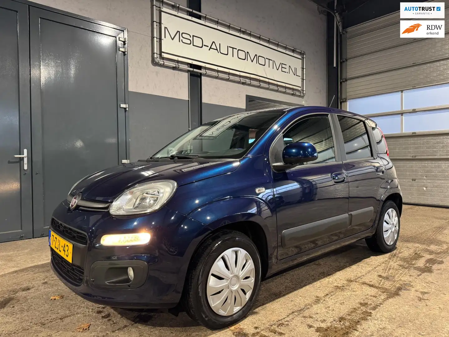 Fiat Panda 0.9 TwinAir Lounge 59kw 80pk Bluethooth NAP Blauw - 1