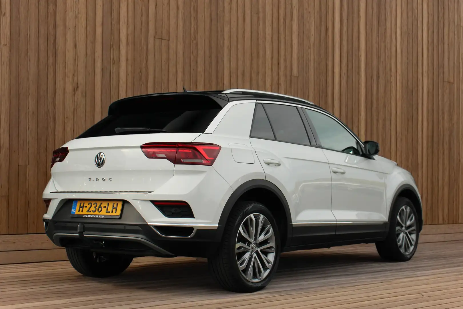 Volkswagen T-Roc 1.5 TSI Sport Business R | Navigatie Factory | Pan Blanco - 2