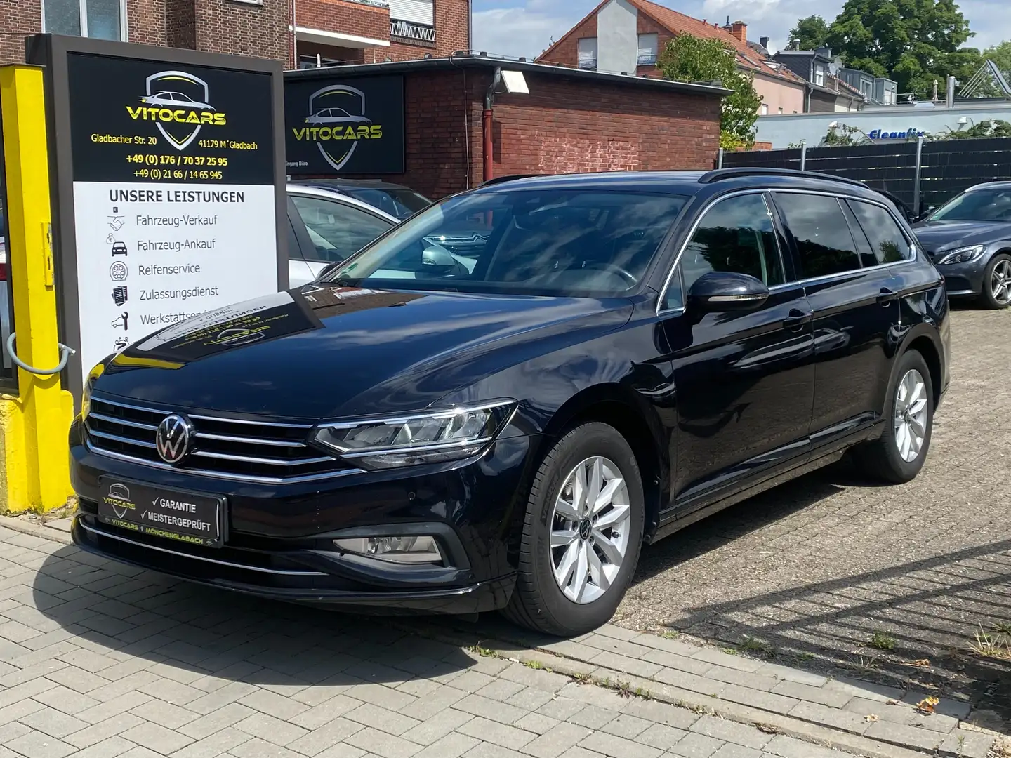 Volkswagen Passat Variant Business Automatik | ab 4,99% | Garantie | Ahk | Grijs - 1