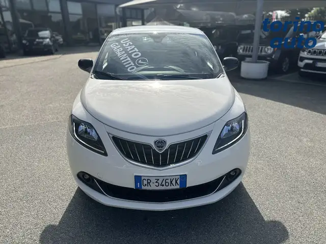 Lancia Ypsilon view 2