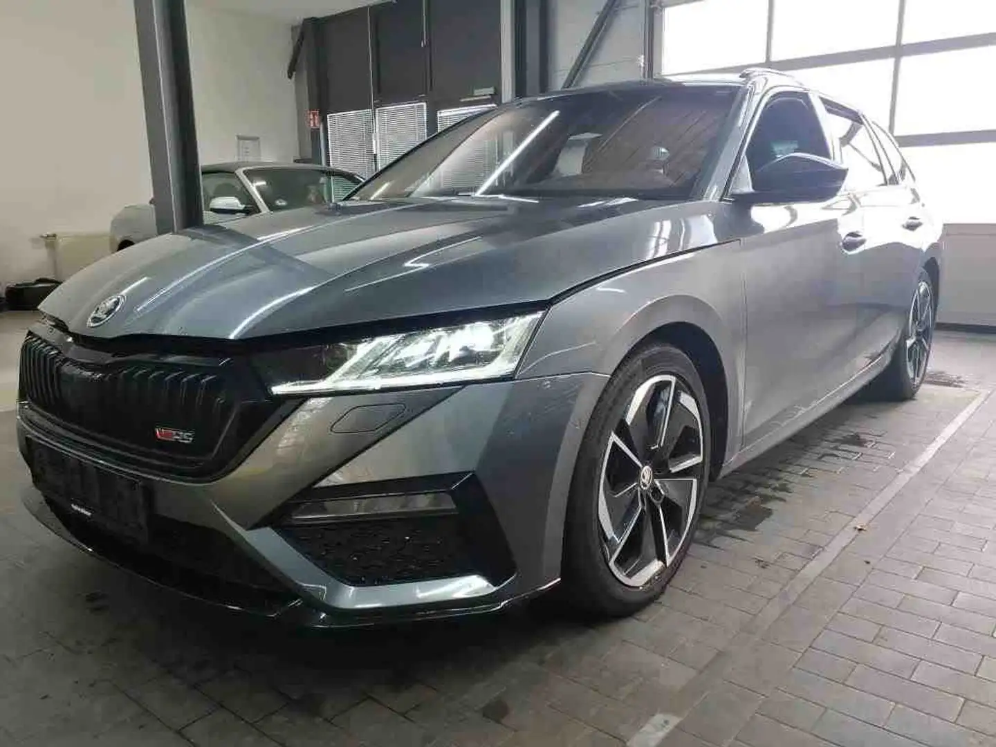 Skoda Octavia Combi RS 2.0 TDI DSG / Matrix, HuD, AHK Gris - 2