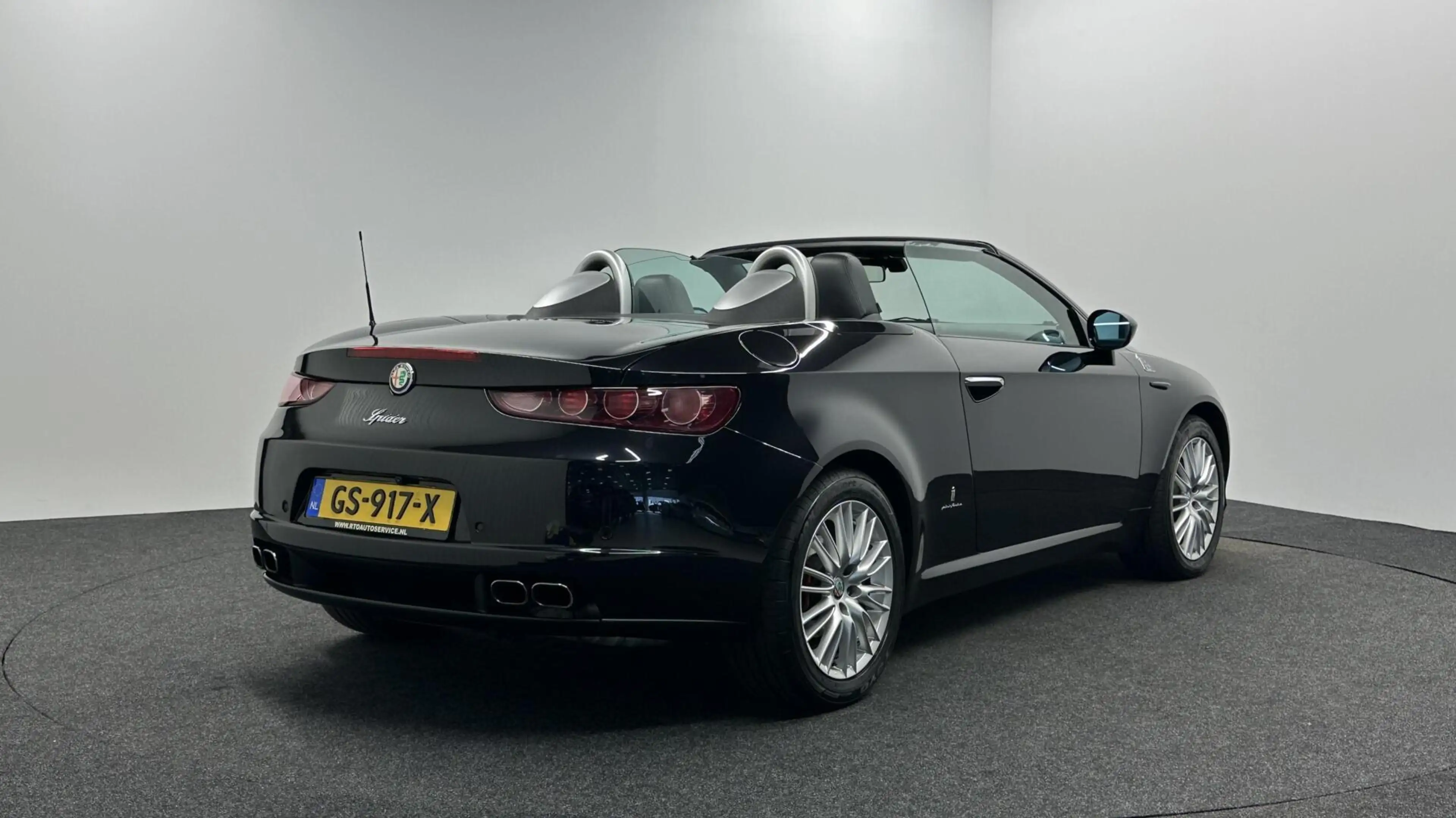Alfa Romeo Spider 2.2 JTS CARPLAY NAVI LEER LM CRUISE ECC STOELVERWA — photo 7