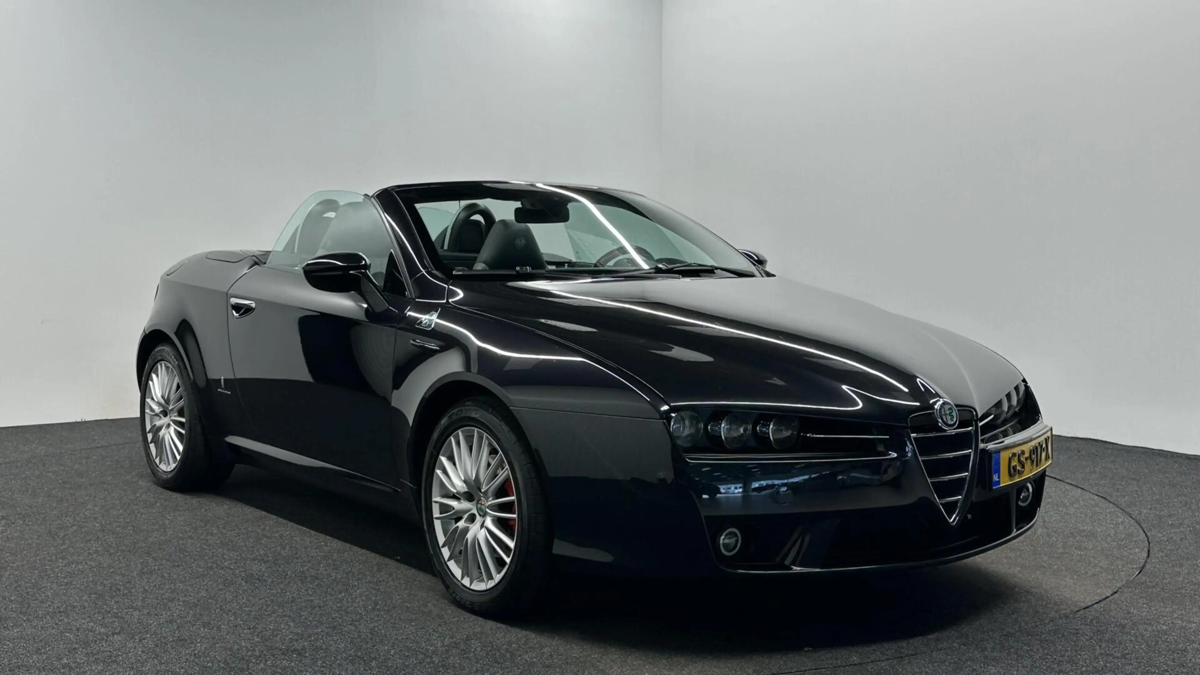 Alfa Romeo Spider 2.2 JTS CARPLAY NAVI LEER LM CRUISE ECC STOELVERWA — photo 4