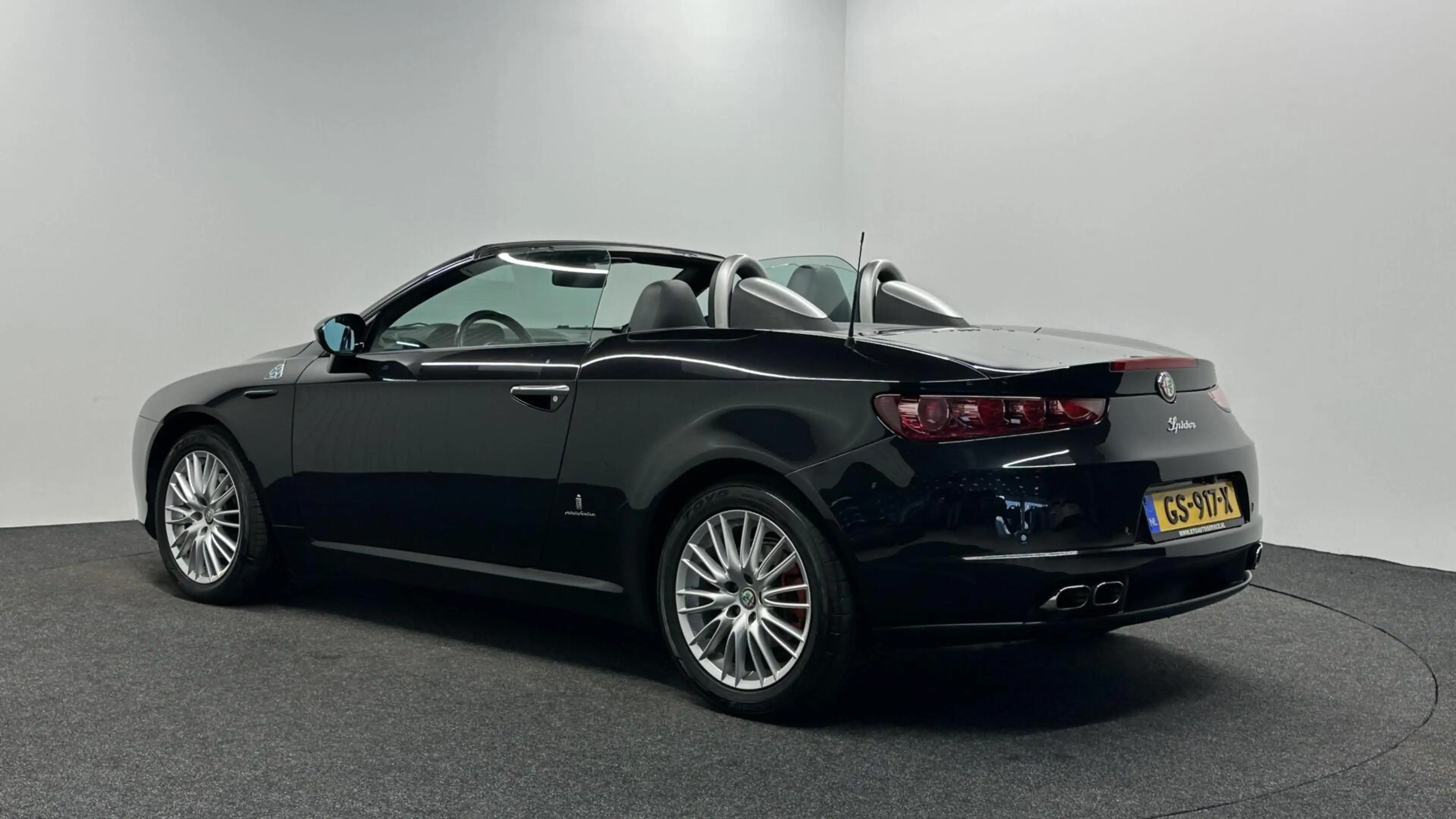 Alfa Romeo Spider 2.2 JTS CARPLAY NAVI LEER LM CRUISE ECC STOELVERWA — photo 6
