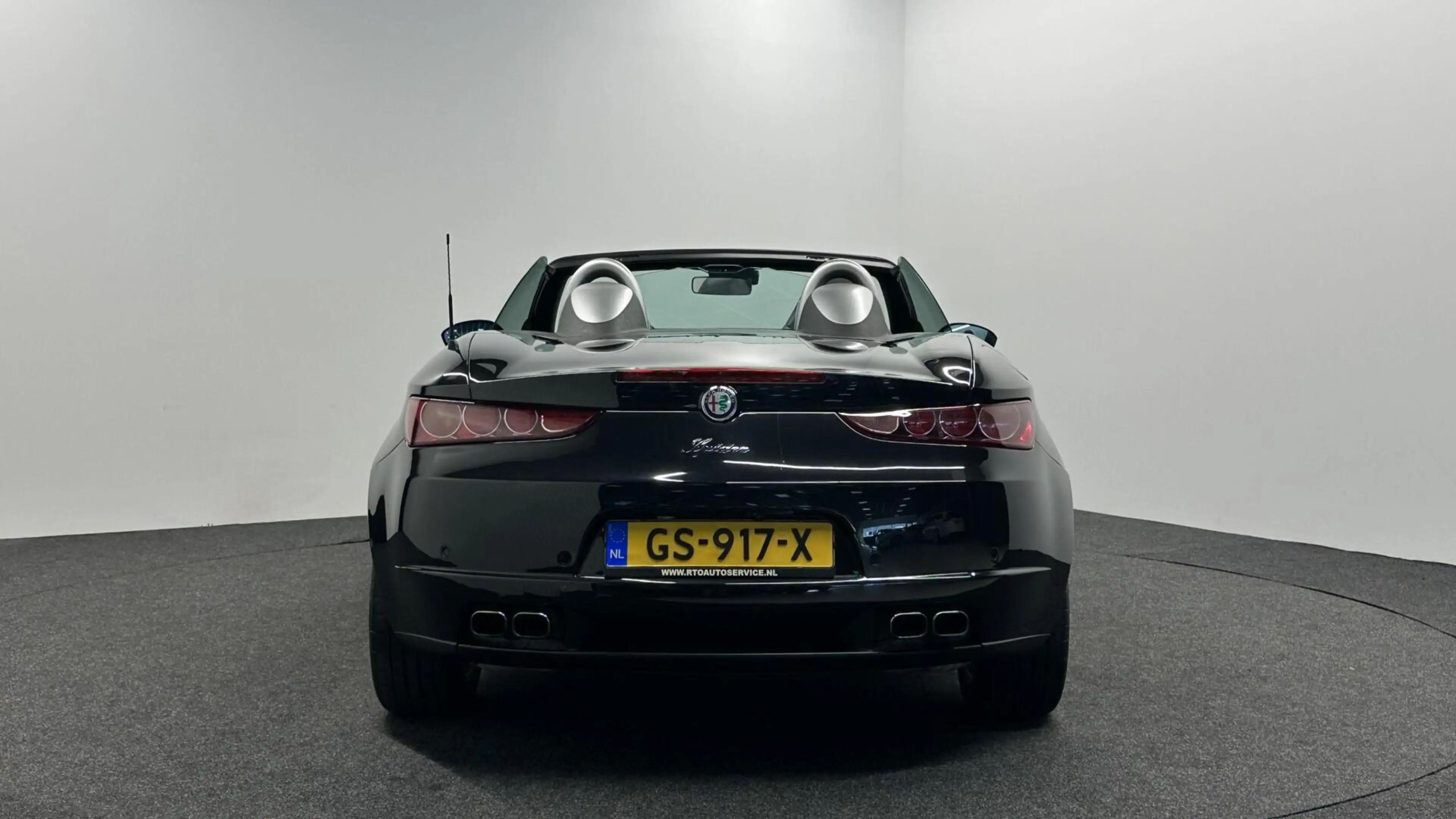 Alfa Romeo Spider 2.2 JTS CARPLAY NAVI LEER LM CRUISE ECC STOELVERWA — photo 9