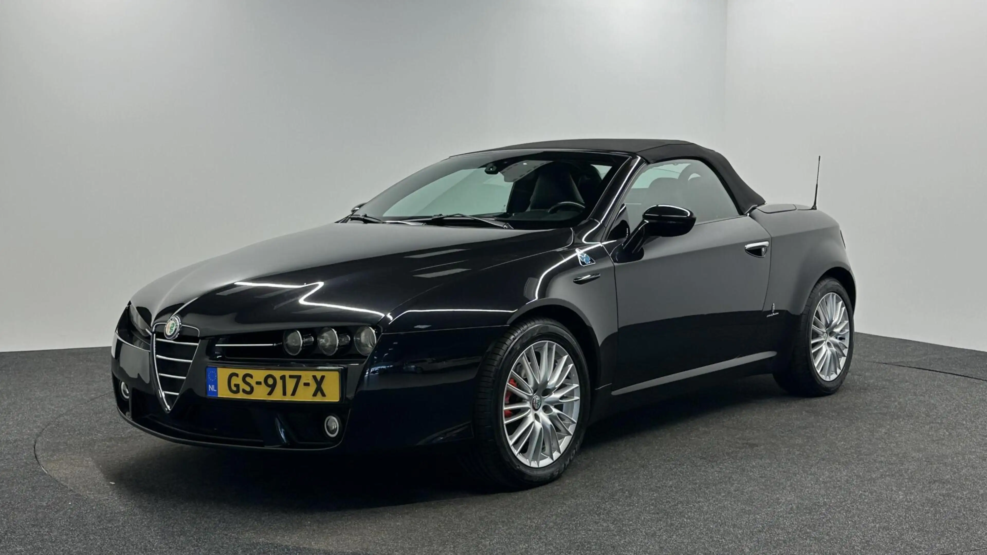 Alfa Romeo Spider 2.2 JTS CARPLAY NAVI LEER LM CRUISE ECC STOELVERWA — photo 3