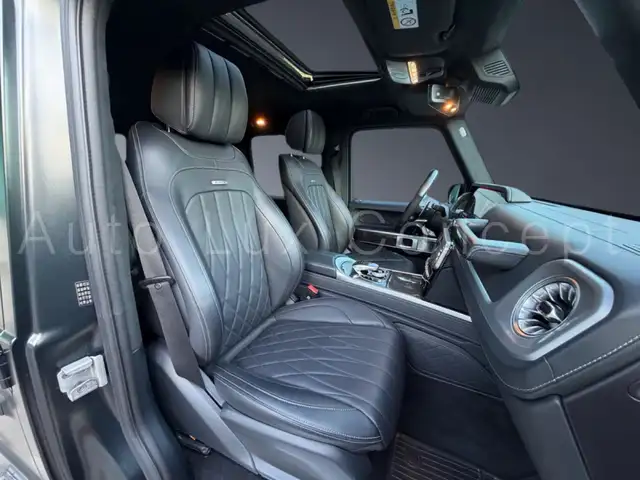 Mercedes-Benz G-Class view 9