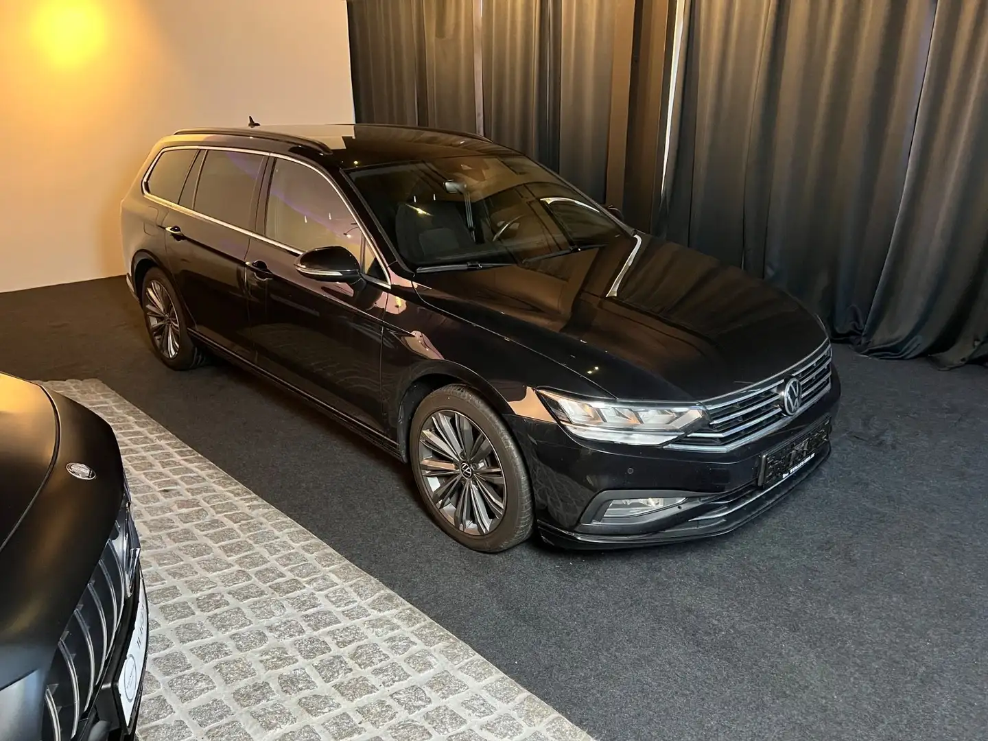 Volkswagen Passat Variant Business De.FHZ unfallfrei Schwarz - 1