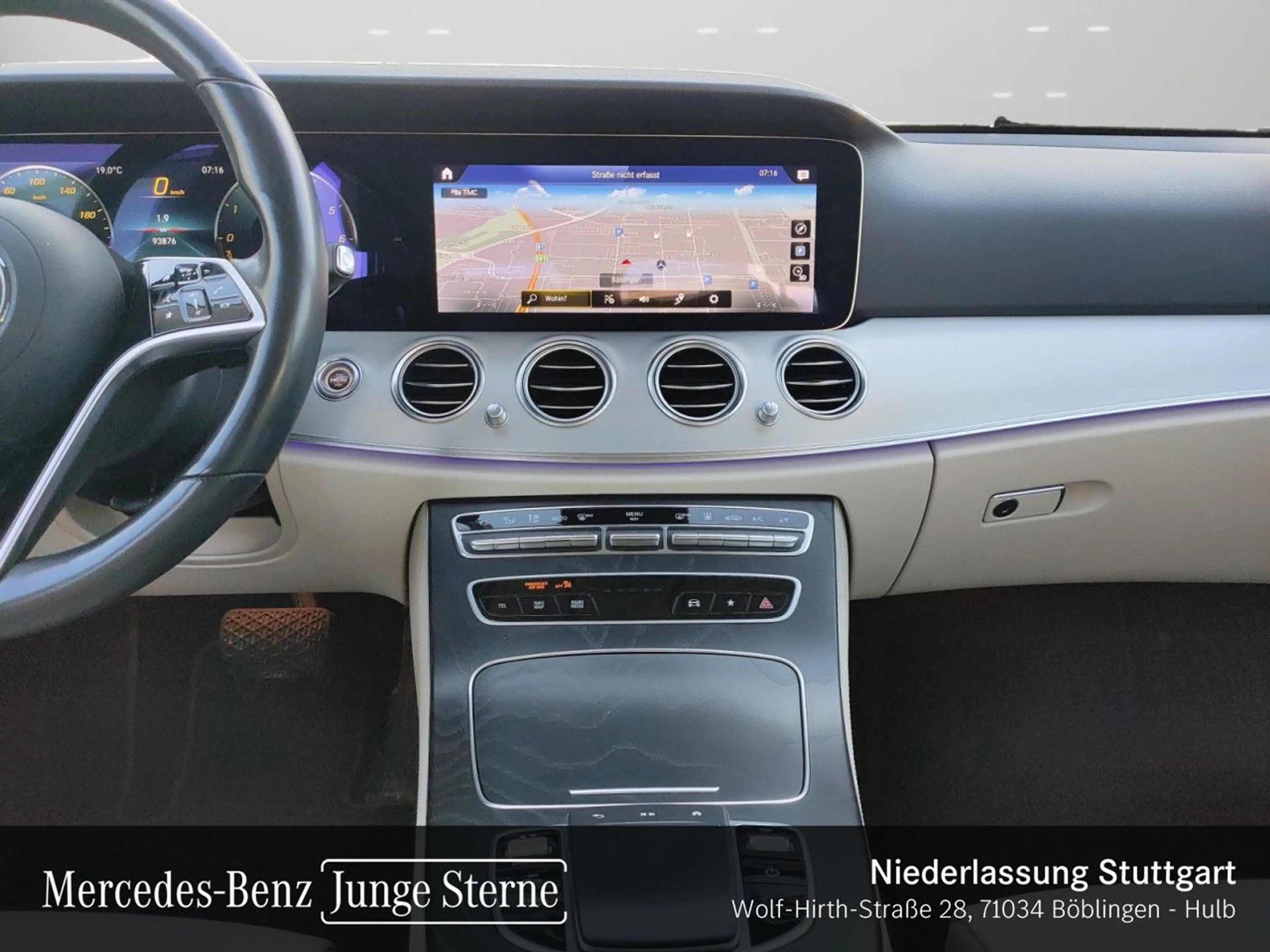 Mercedes-Benz E 300 de AMG+AHK+LED+FAHRASS+KAMERA+19"+HUD+9G — photo 15