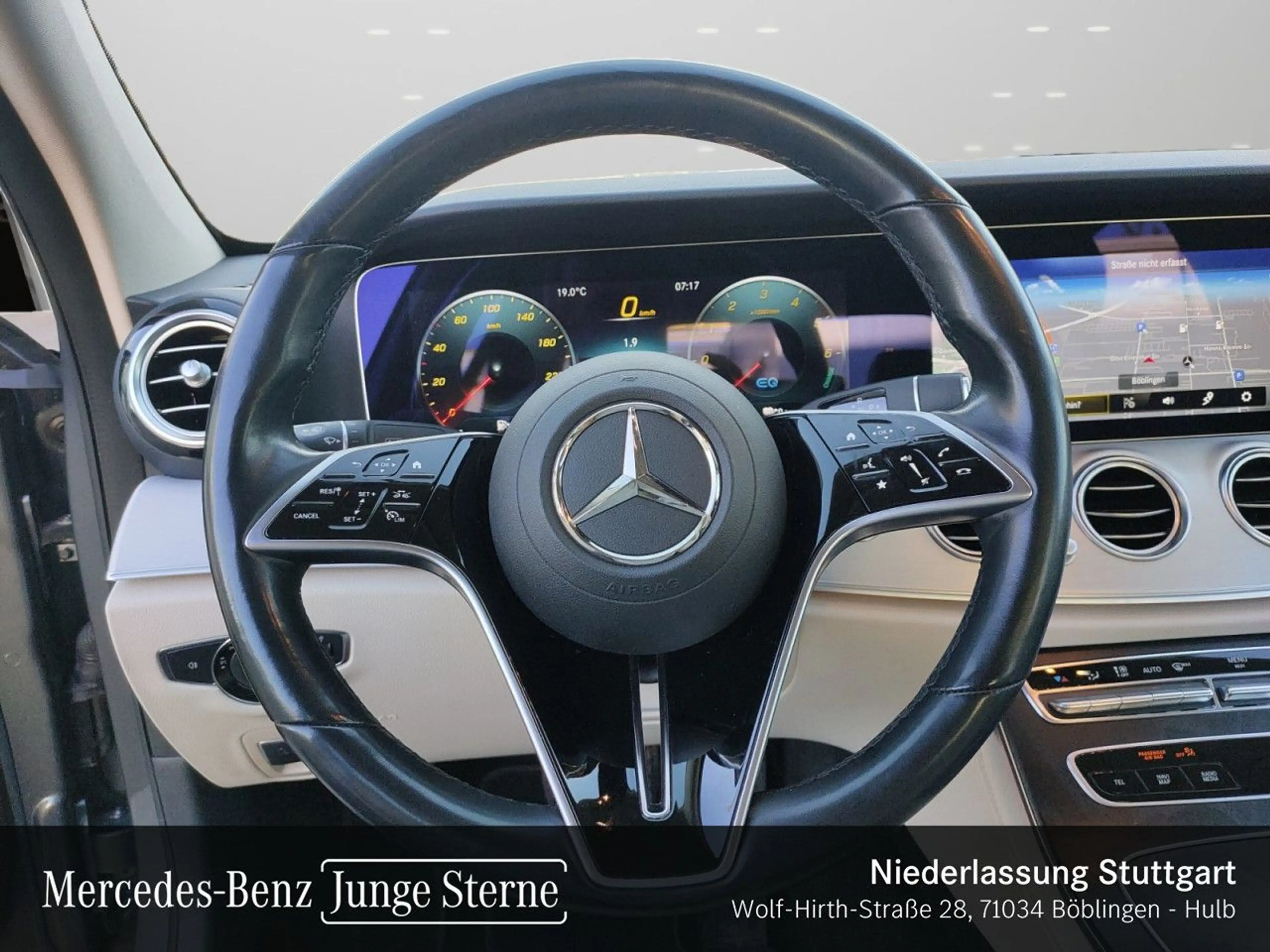 Mercedes-Benz E 300 de AMG+AHK+LED+FAHRASS+KAMERA+19"+HUD+9G — photo 14