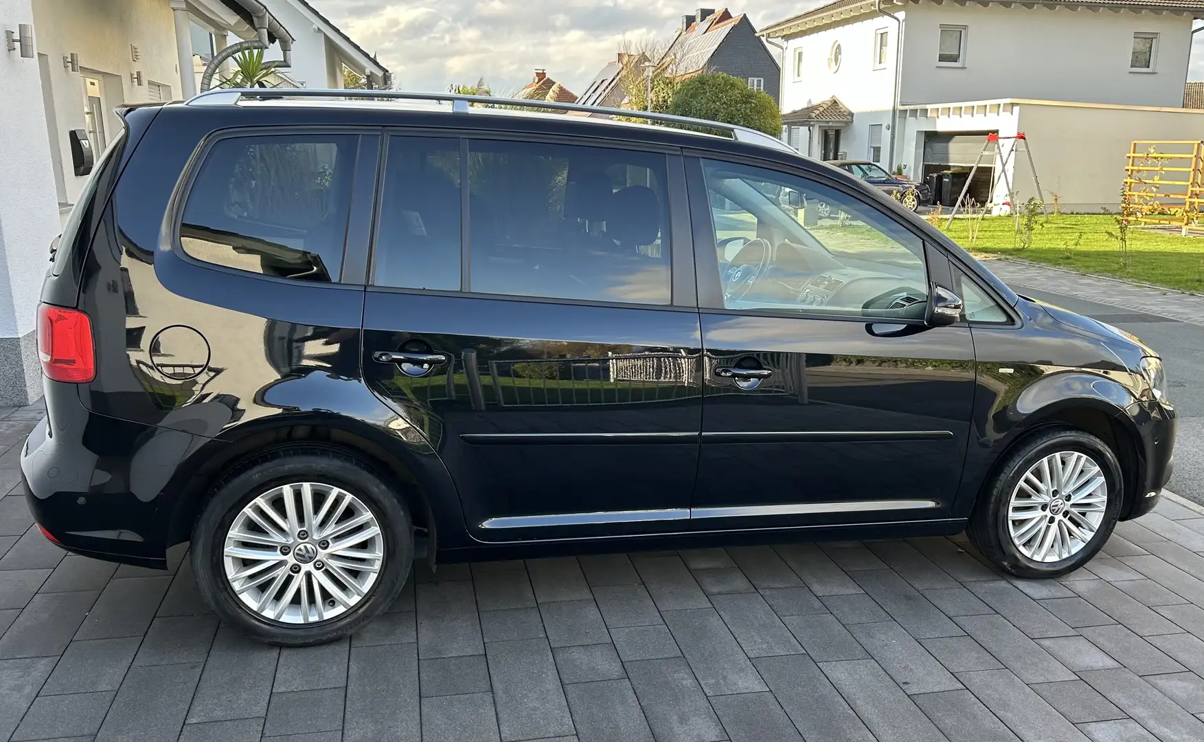 Volkswagen Touran 1.4 TSI Cup Schwarz - 2