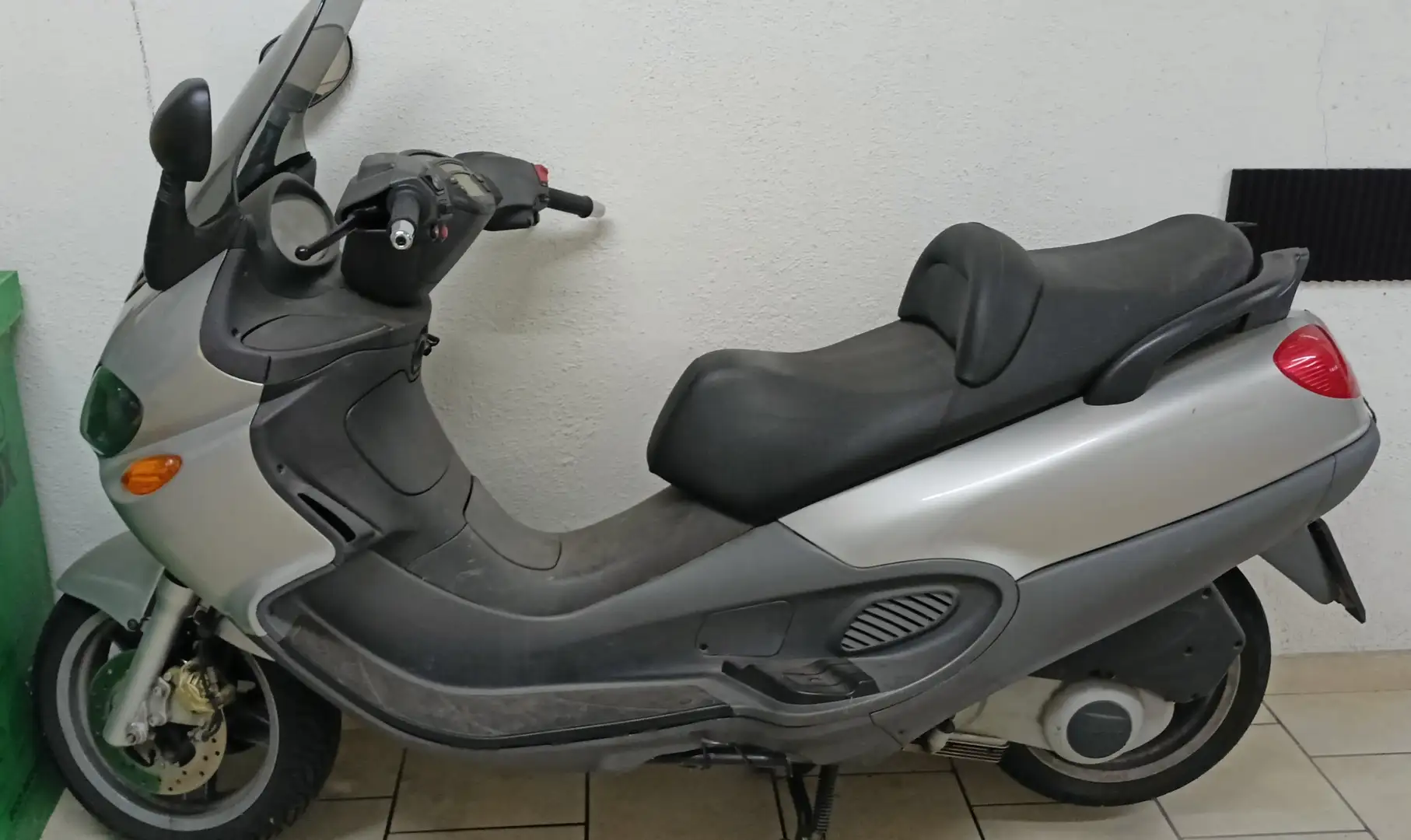 Piaggio X 9 Amalfi Gris - 2