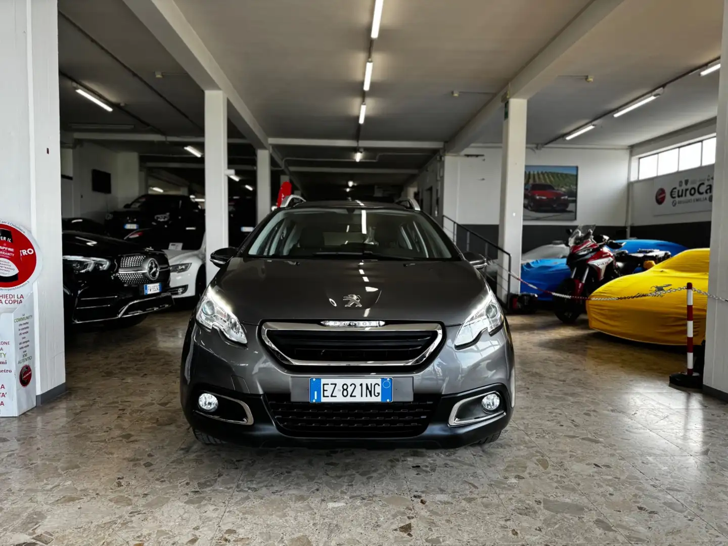 Peugeot 2008 BlueHDi 75 Active Grigio - 2