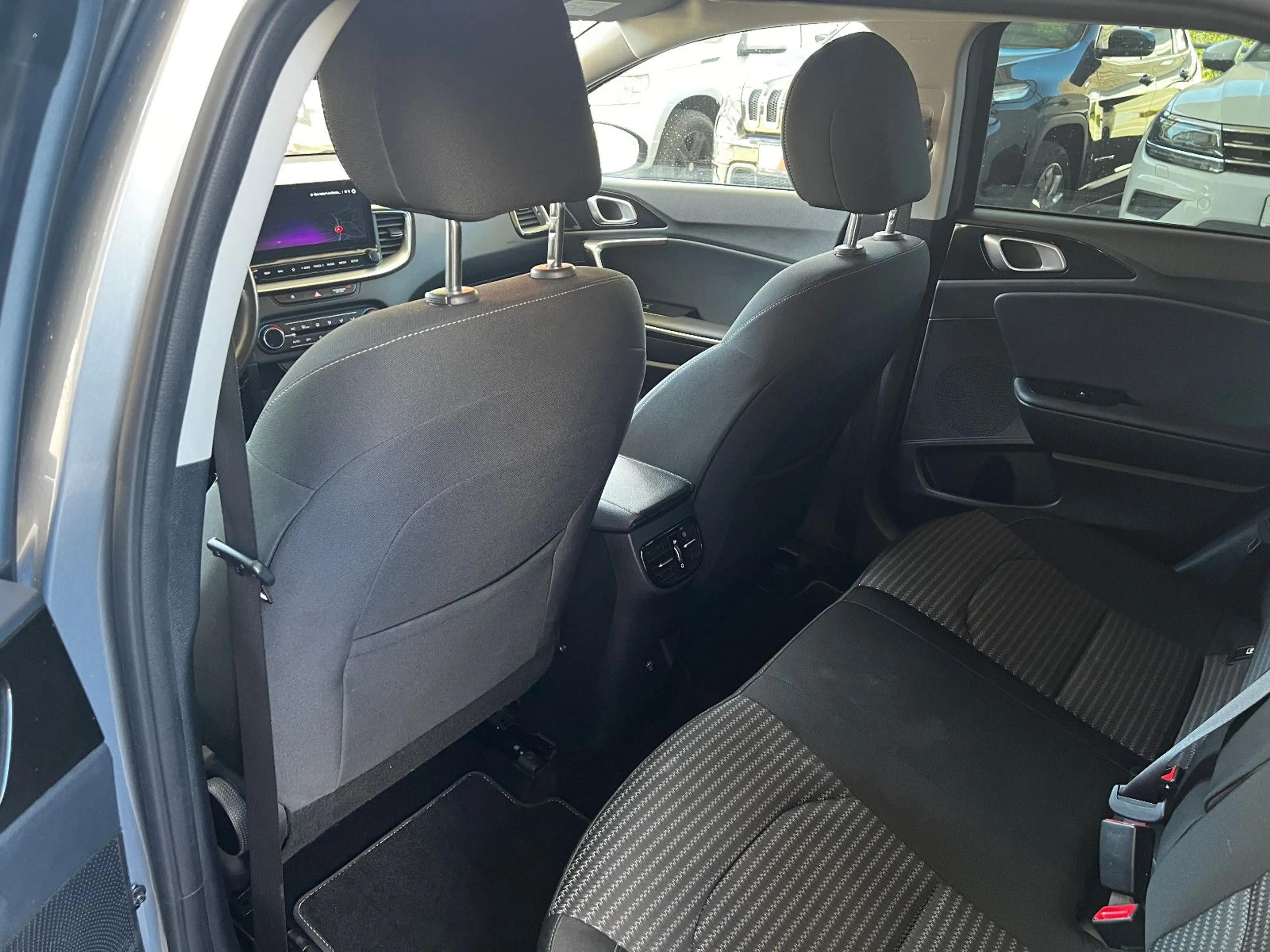 Kia Ceed / cee'd 1.6 CRDi Spirit I TÜV I GARANTIE — photo 15