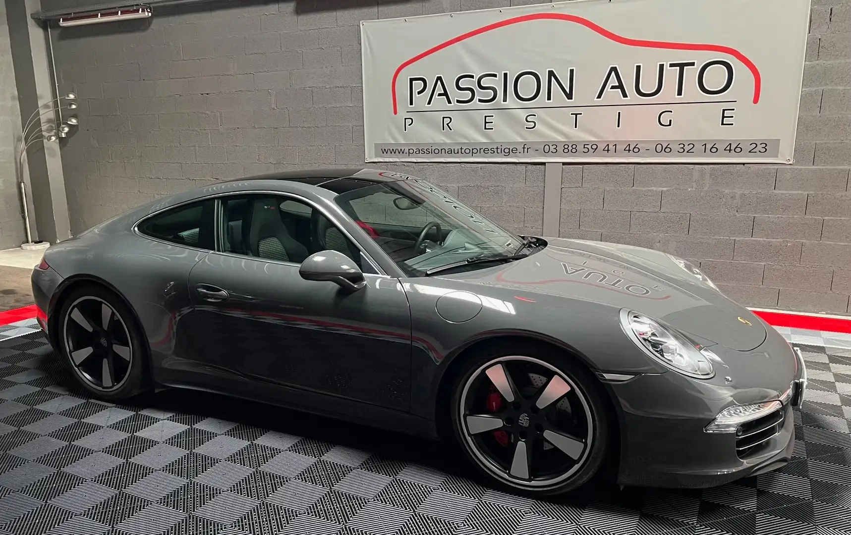 Porsche 991 911 Carrera S Coupé 3.8i 400 50 Ans PDK Šedá - 2