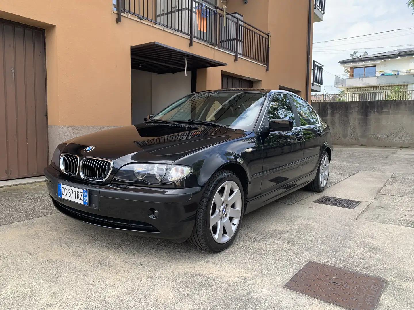BMW 330 Bmw e46 330xd Black - 1