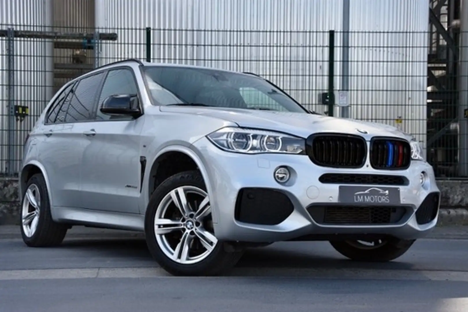 BMW X5 25dA S-Drive **M-Pack** X-Drive** LOW TAX Argent - 1