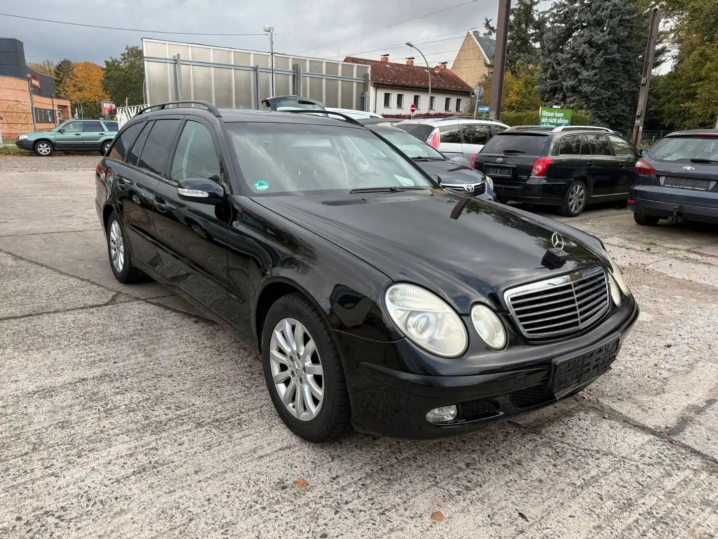 Mercedes-Benz E 200 T-Modell Kompressor*TUV NEU* Schwarz - 1