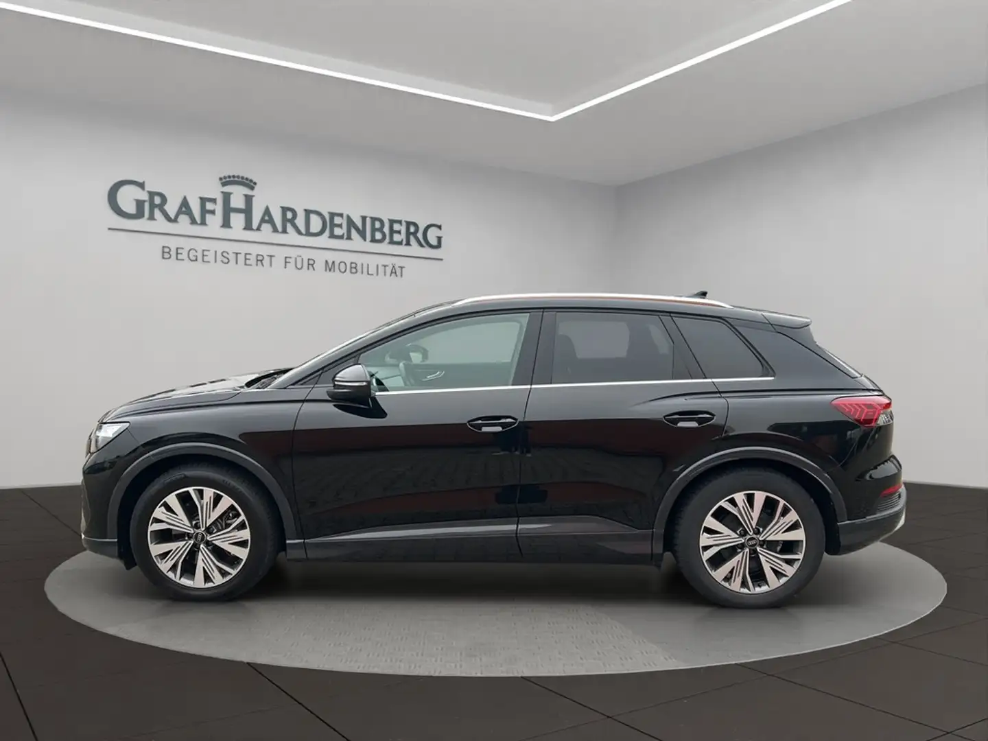 Audi Q4 e-tron advanced 40 Schwarz - 2