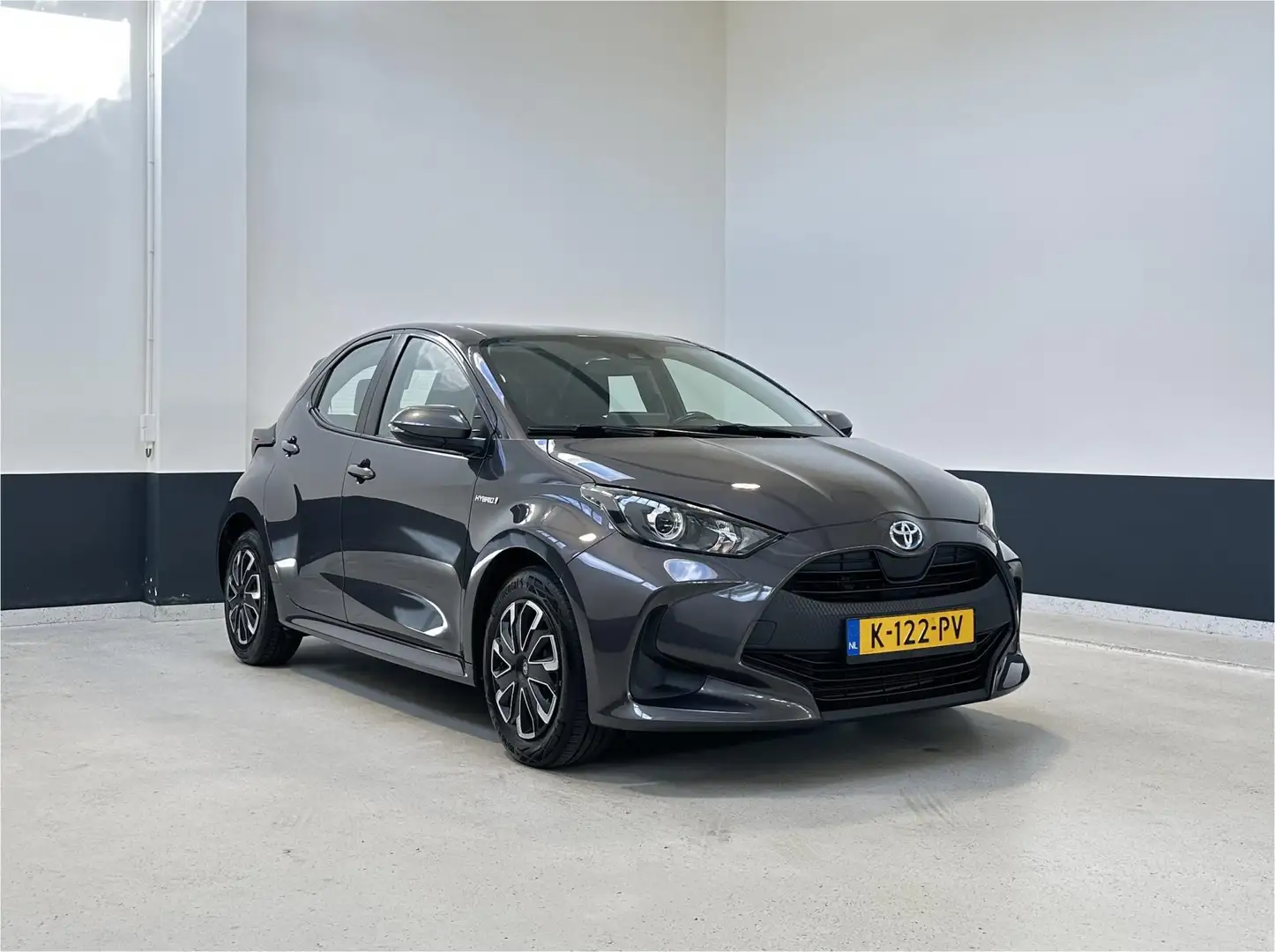Toyota Yaris 1.5 Hybrid Active automaat | Apple Carplay/ Androi Grijs - 1
