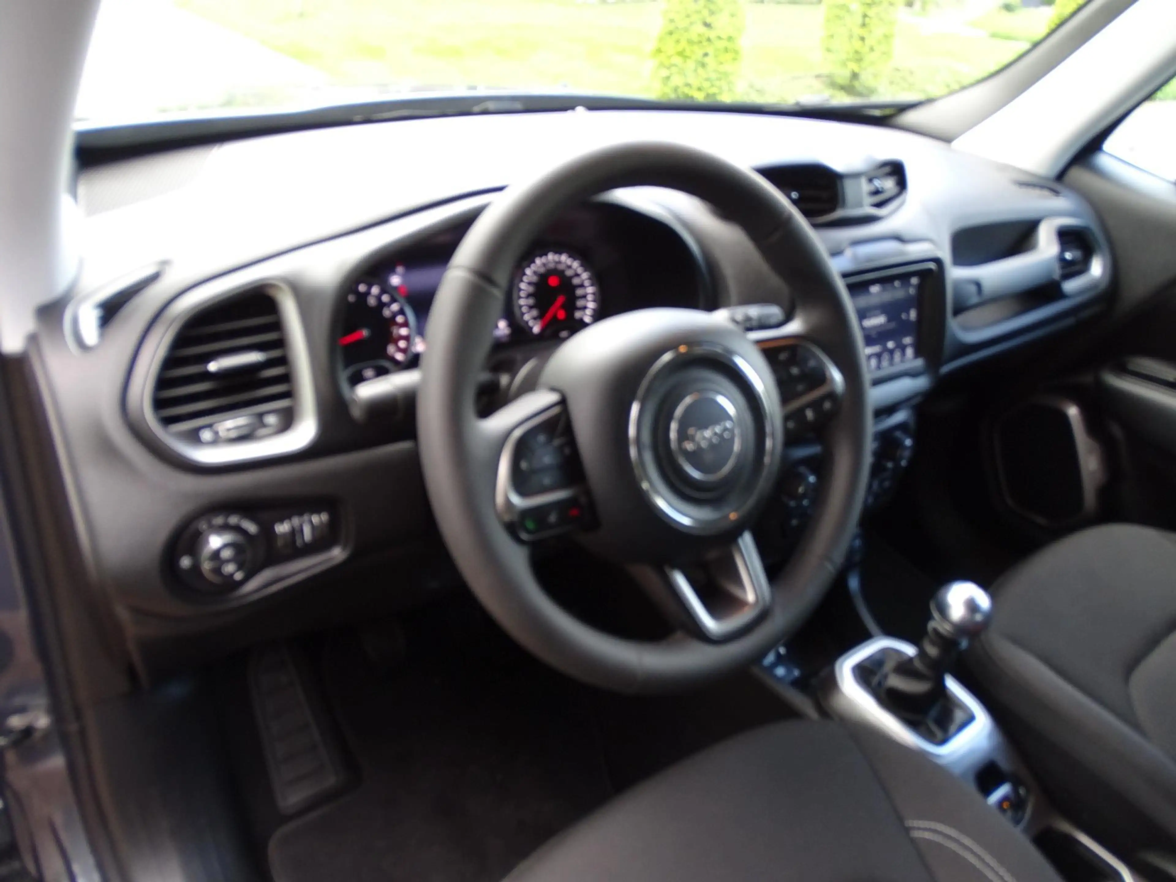 Jeep Renegade 1.0T 80th Anniversary — photo 12