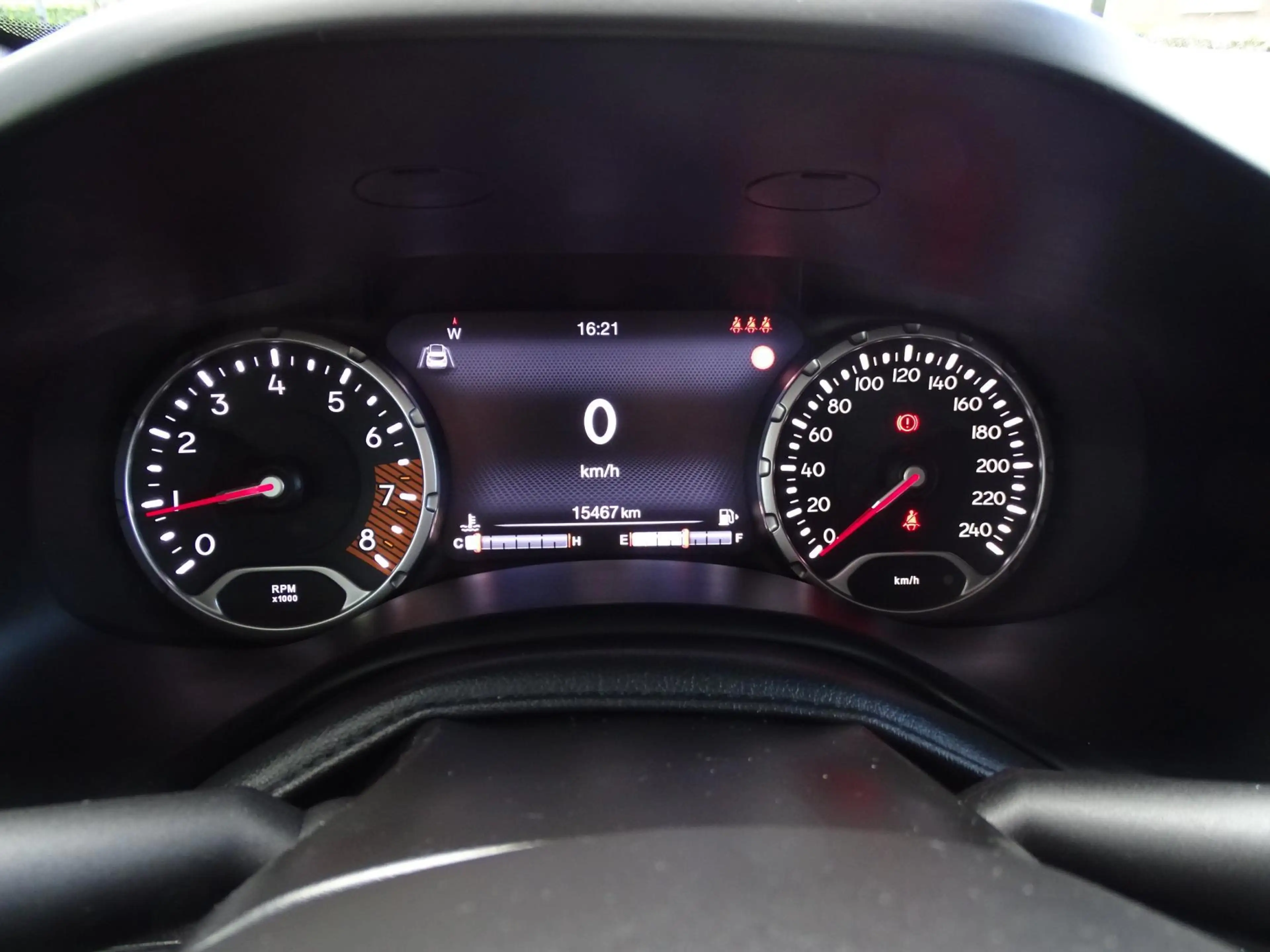 Jeep Renegade 1.0T 80th Anniversary — photo 17