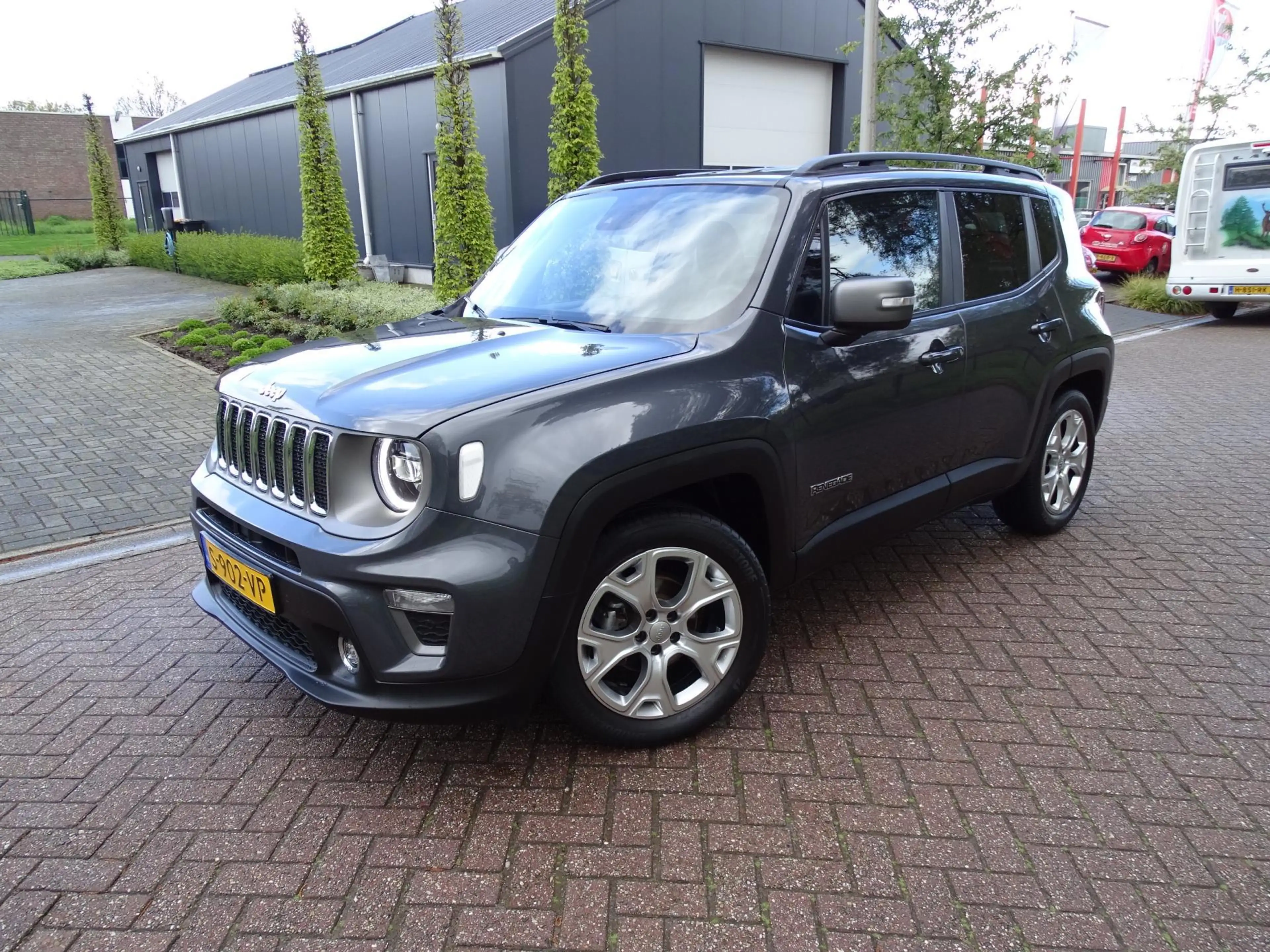 Jeep Renegade 1.0T 80th Anniversary — photo 11
