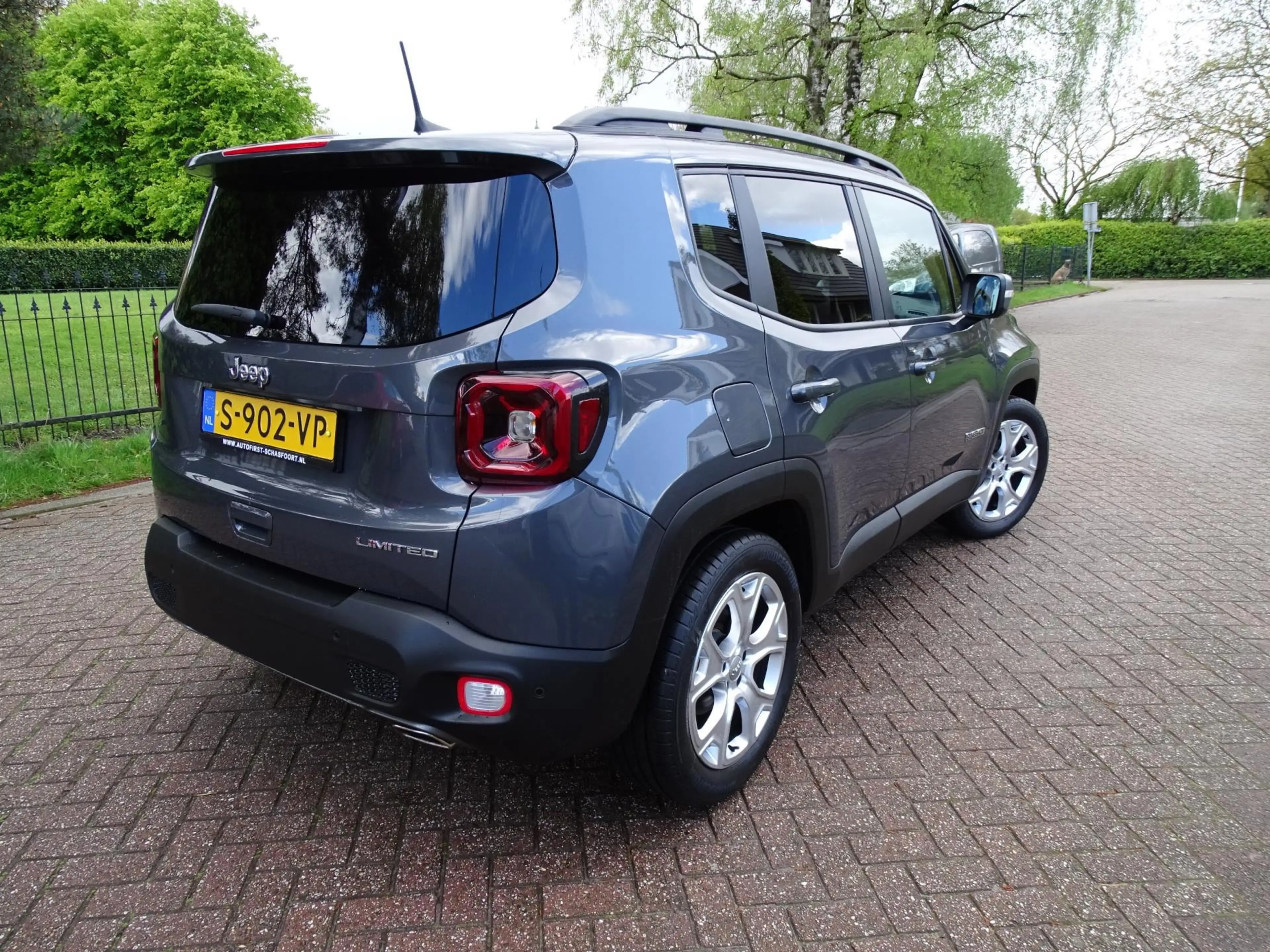 Jeep Renegade 1.0T 80th Anniversary — photo 8