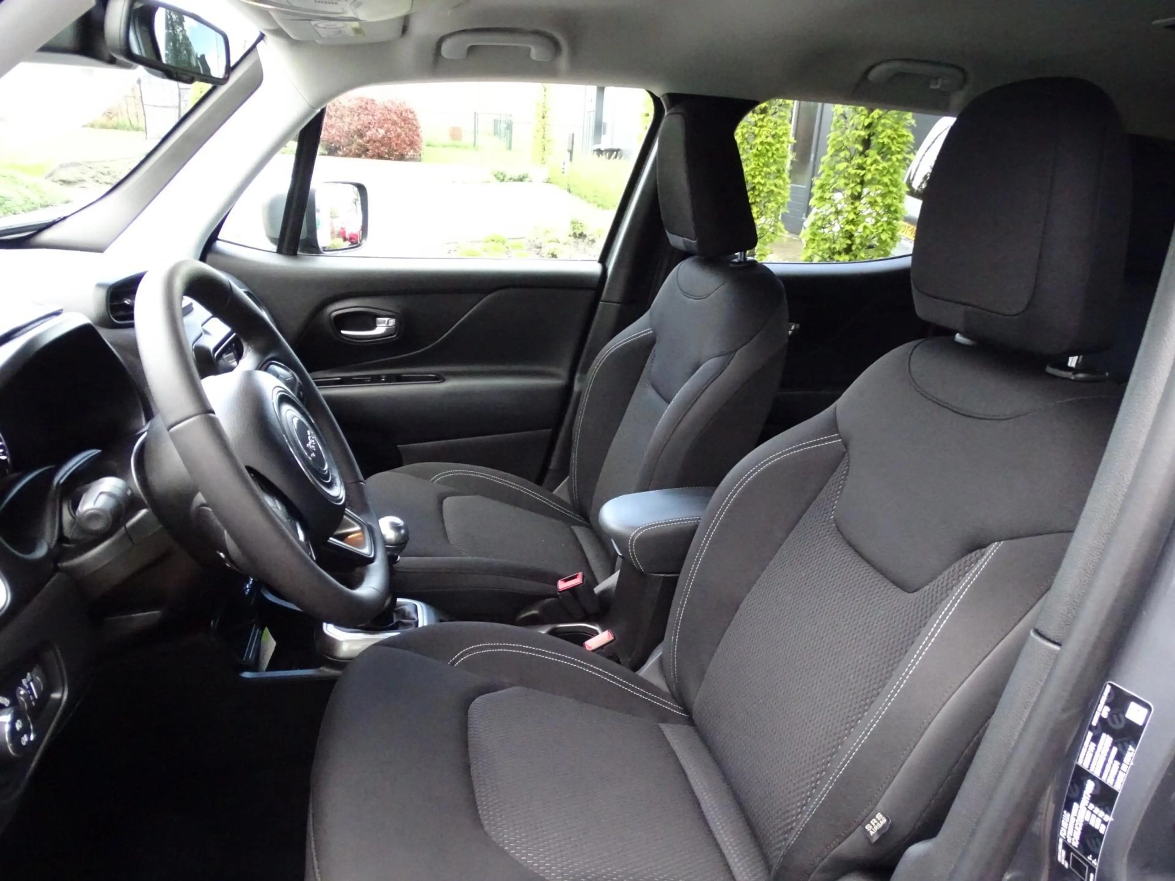 Jeep Renegade 1.0T 80th Anniversary — photo 14