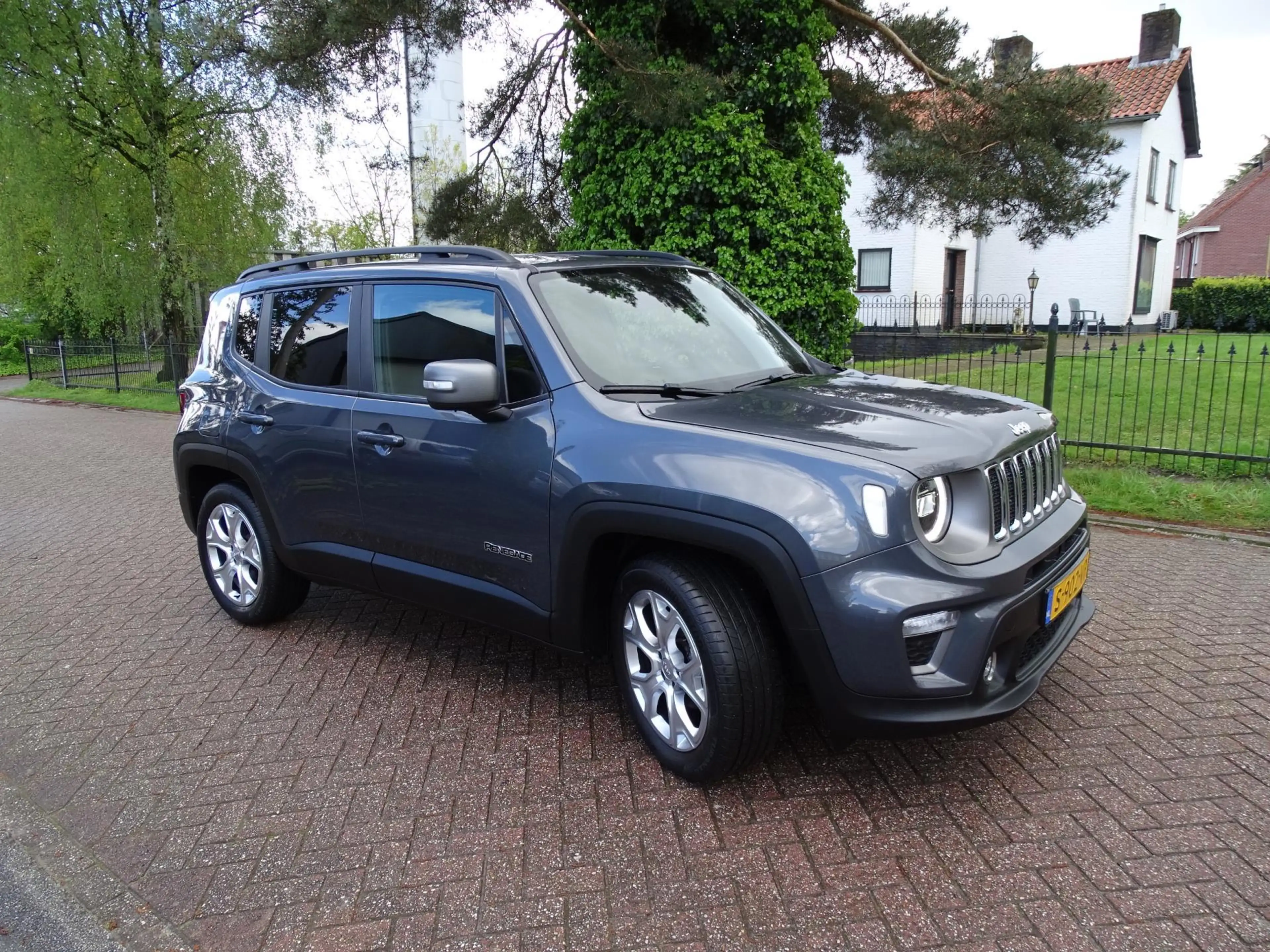 Jeep Renegade 1.0T 80th Anniversary — photo 6