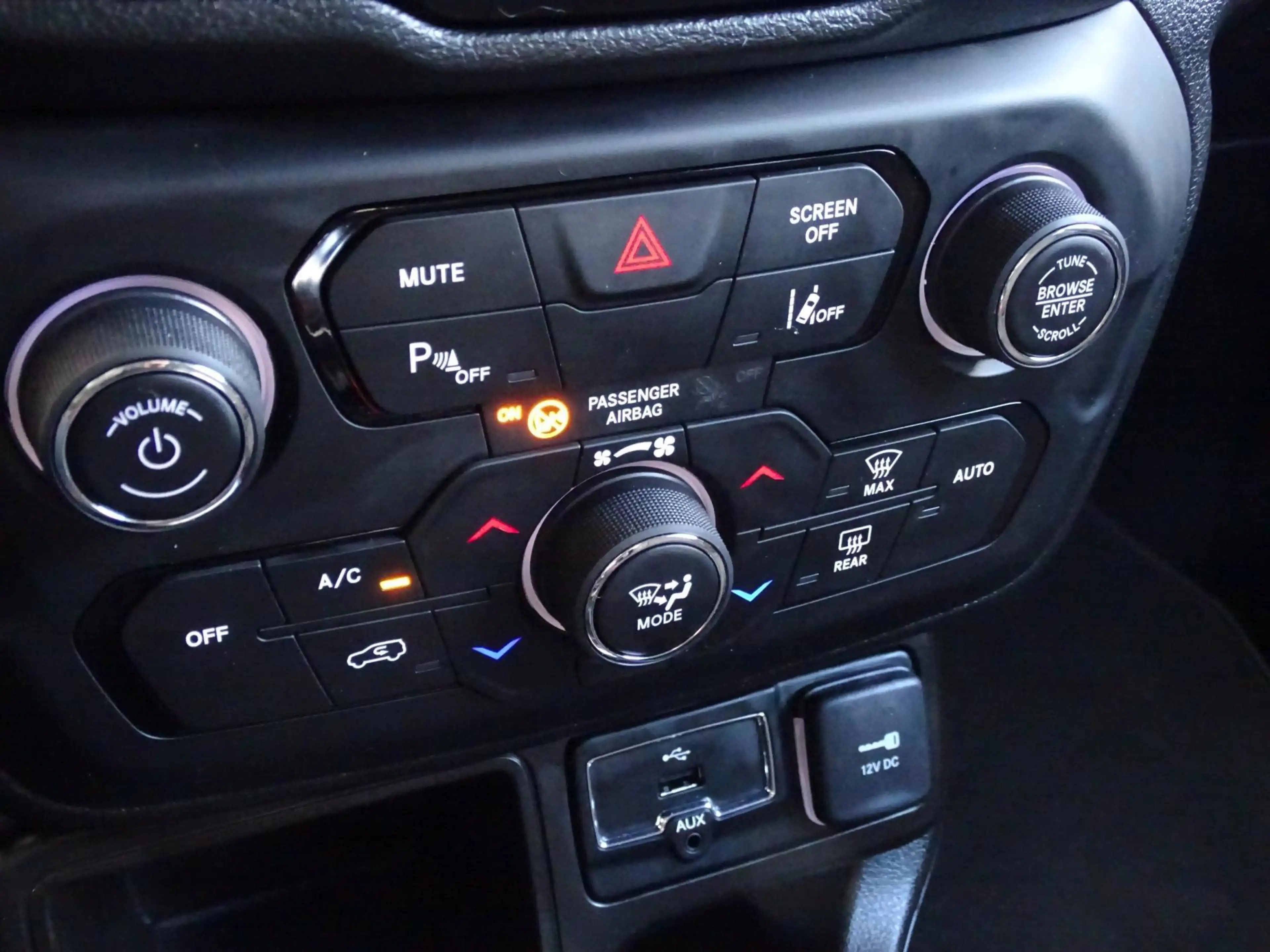 Jeep Renegade 1.0T 80th Anniversary — photo 20