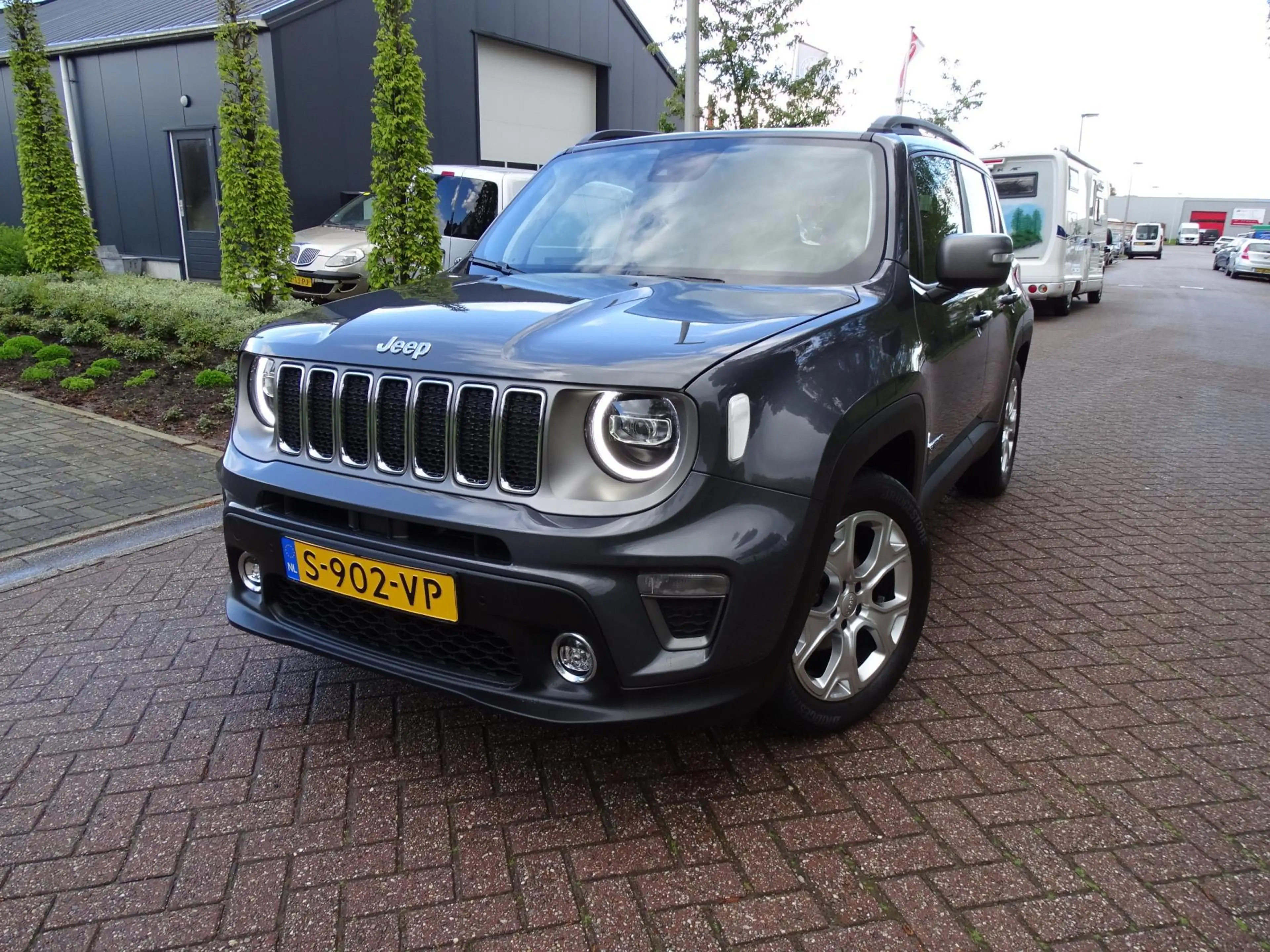 Jeep Renegade 1.0T 80th Anniversary — photo 3