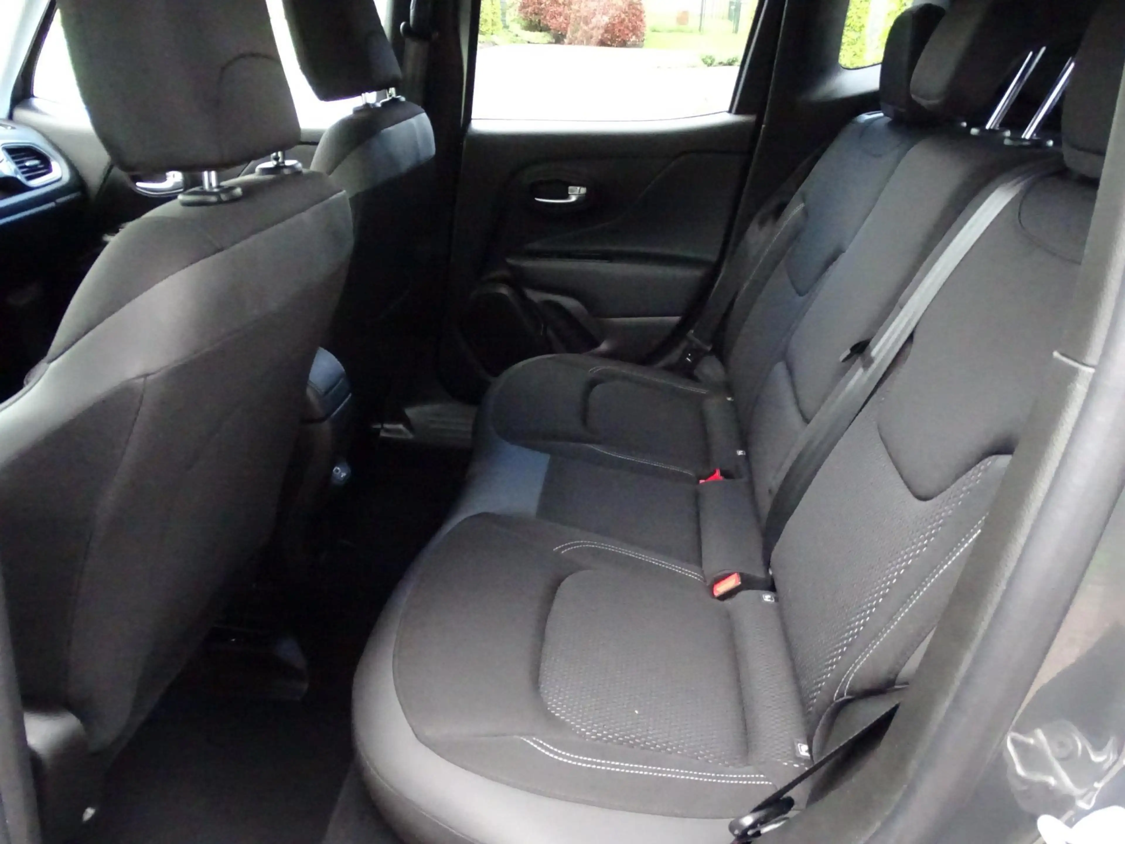Jeep Renegade 1.0T 80th Anniversary — photo 15