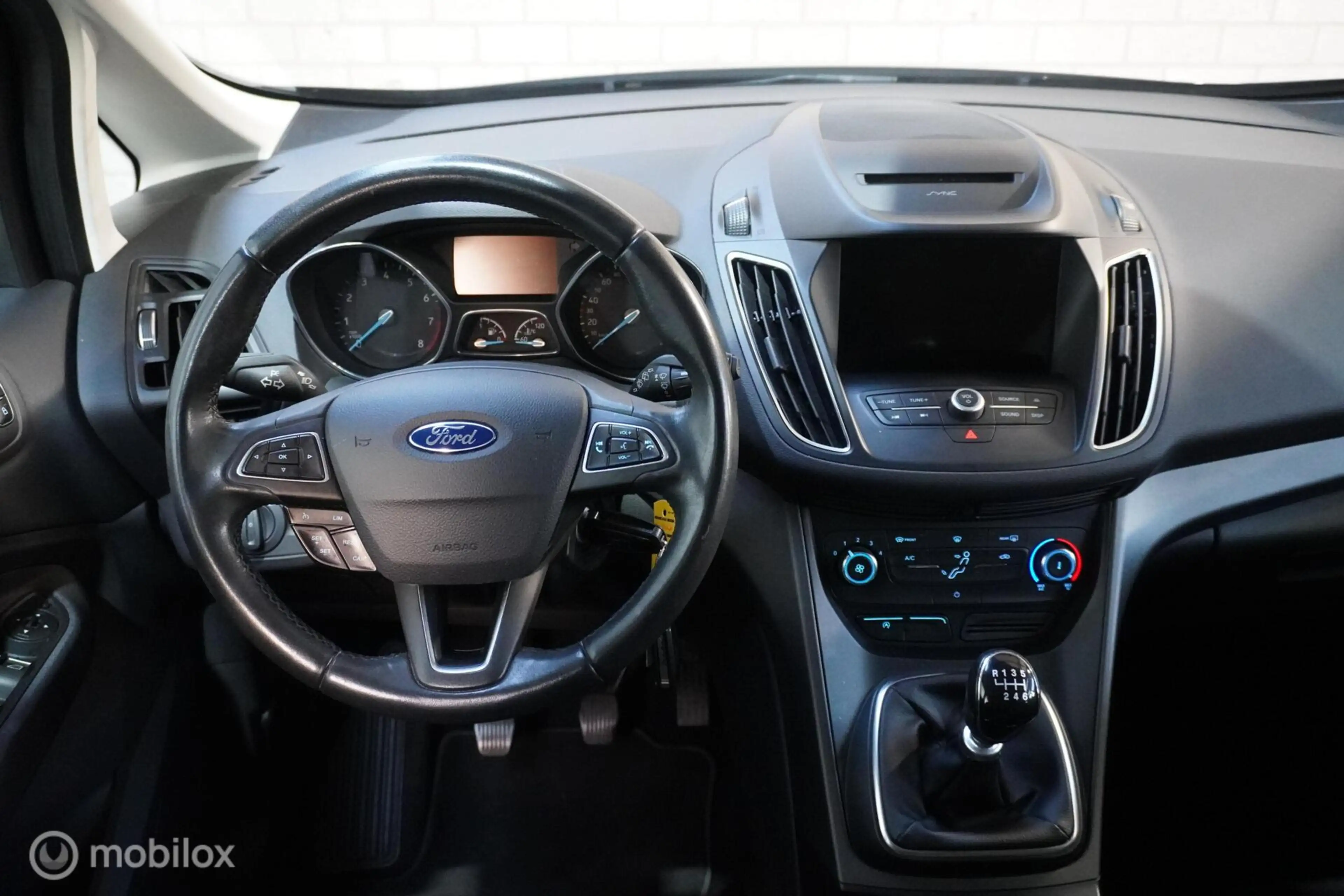 Ford C-Max 1.0 Titanium — photo 12