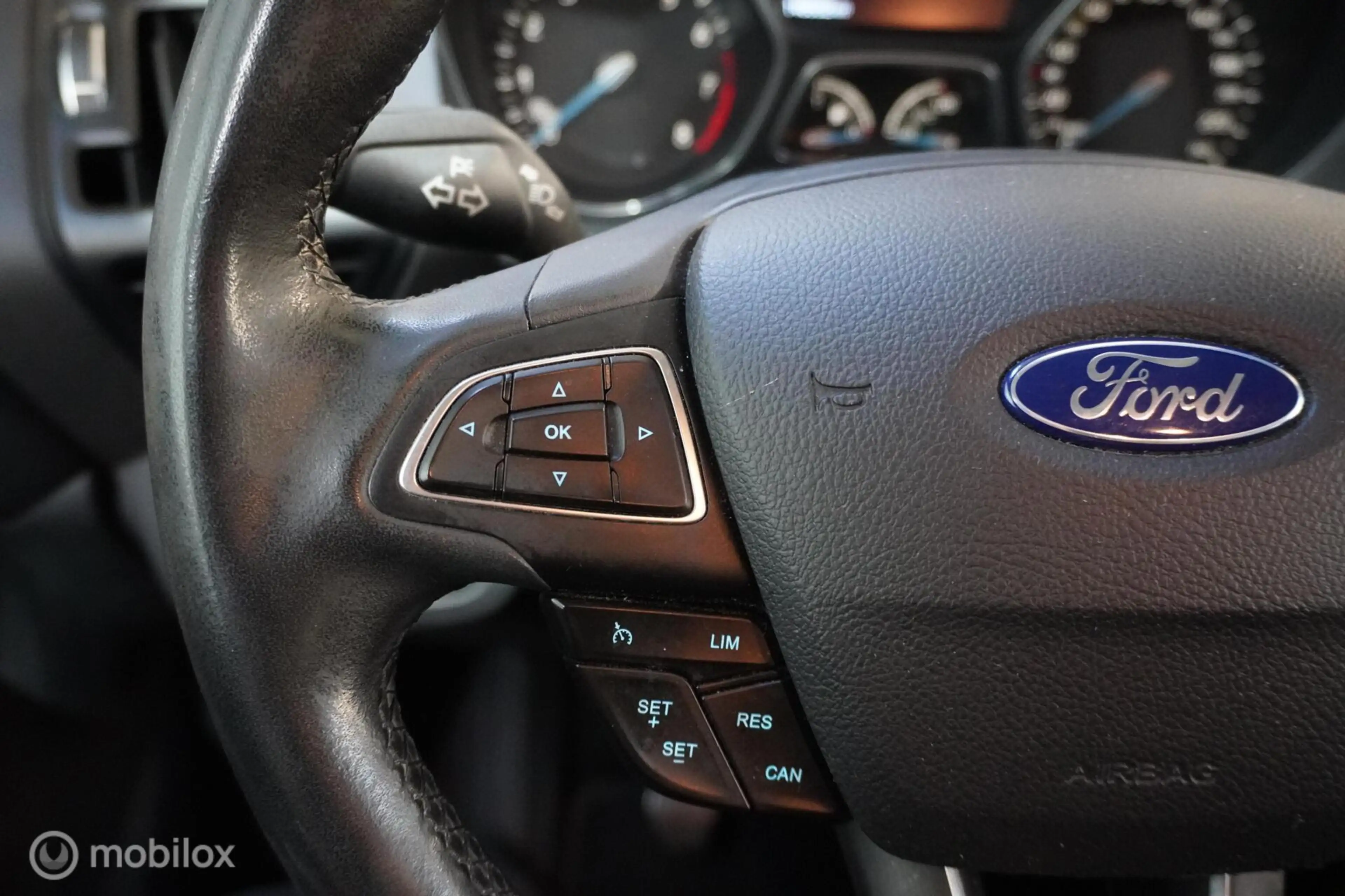 Ford C-Max 1.0 Titanium — photo 13