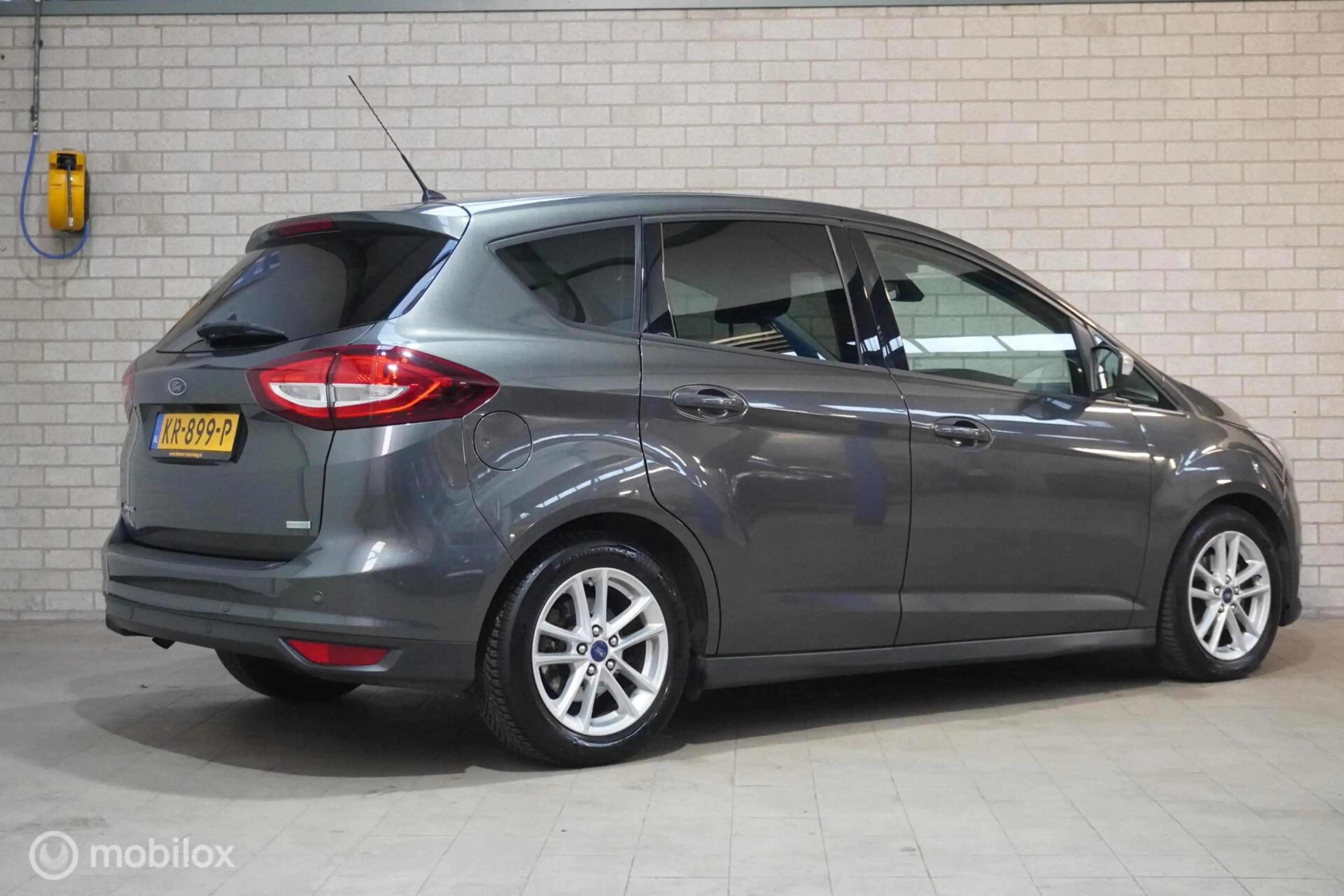 Ford C-Max 1.0 Titanium — photo 4