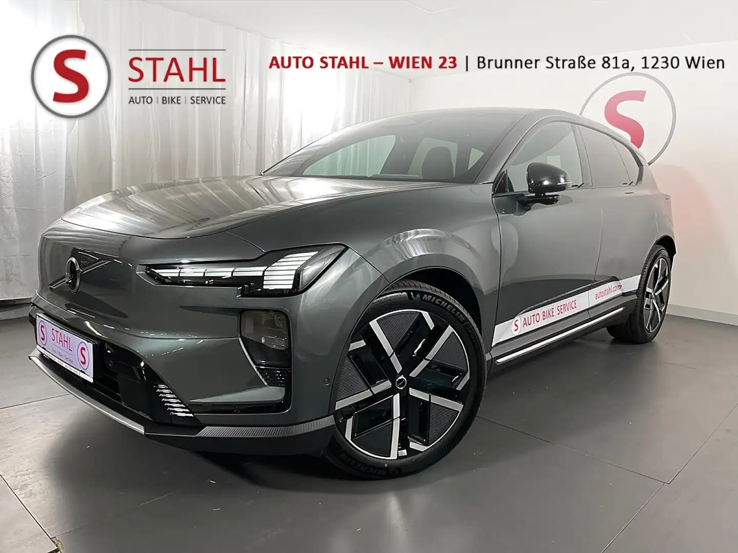 Volvo EX60 P10 Plus | Auto Stahl Wien 23 Grün - 1