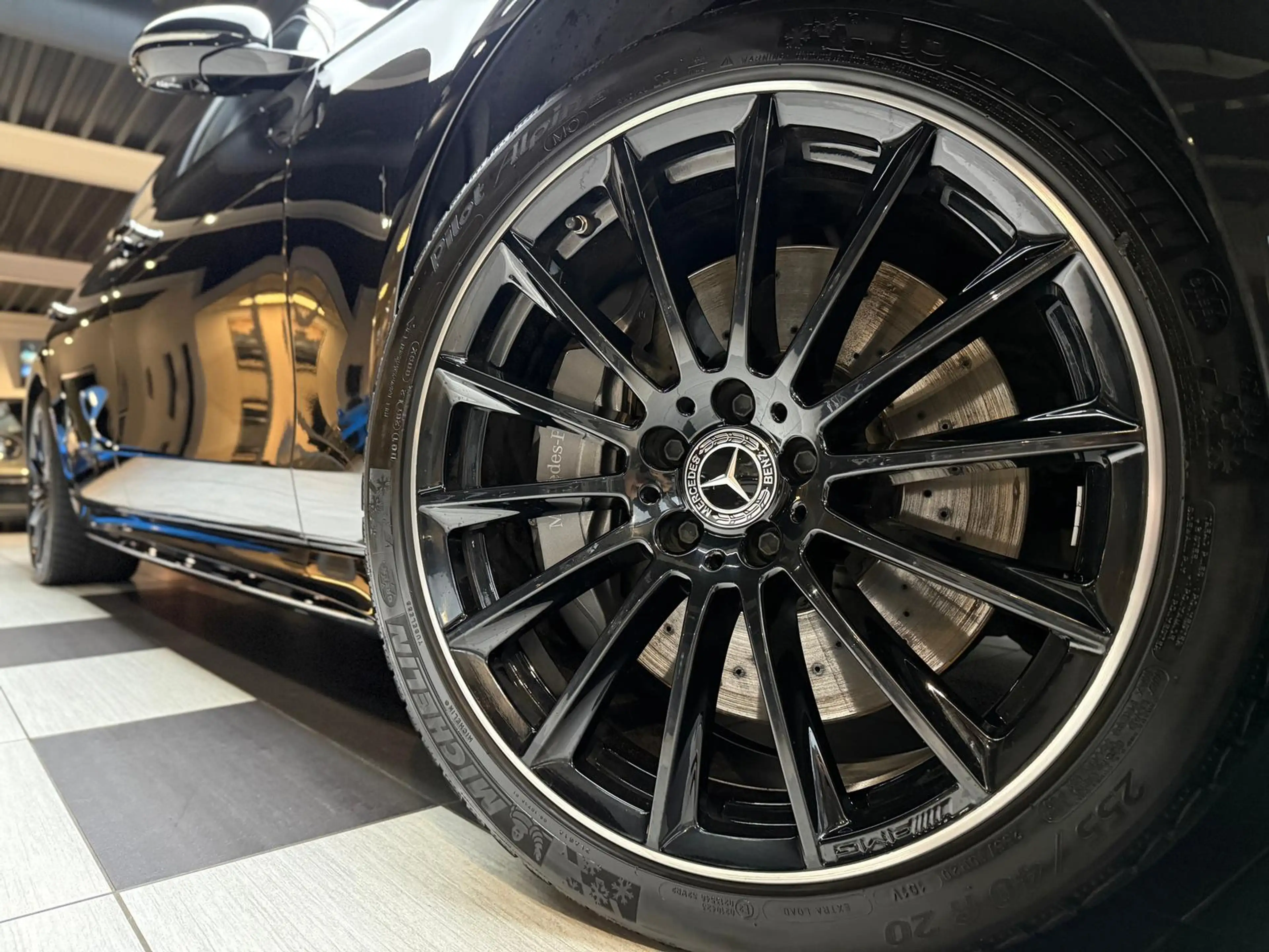 Mercedes-Benz S 450 e L AMG|Pano|HuD|Chauffeur|4,5°HAL|3xTV — photo 6