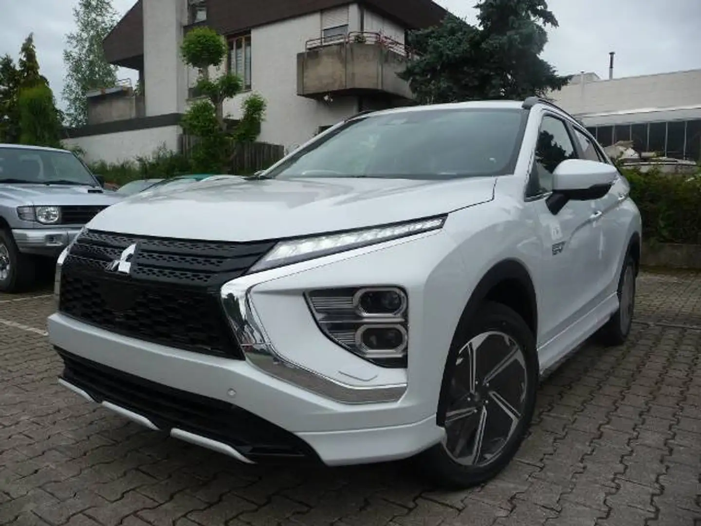 Mitsubishi Eclipse Cross Plug-in Hybrid PLUS 2.4 MIVEC 4WD Weiß - 1