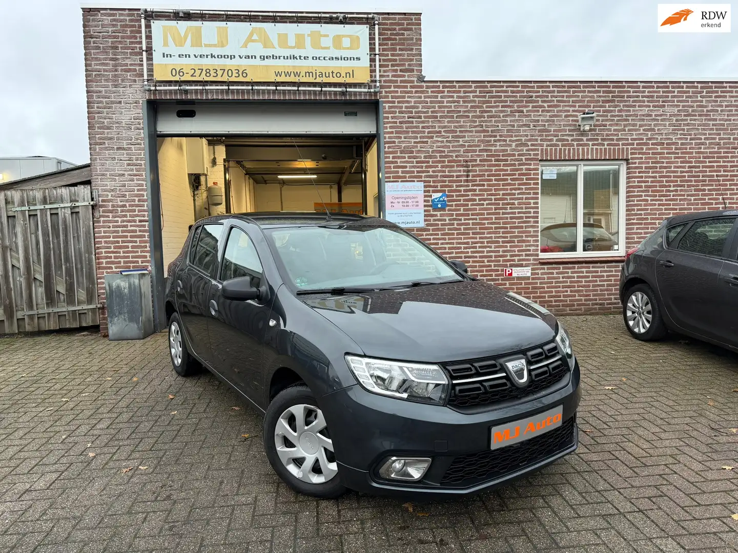 Dacia Sandero 1.0 SCe Laureate airco dealer onderhouden Grau - 1