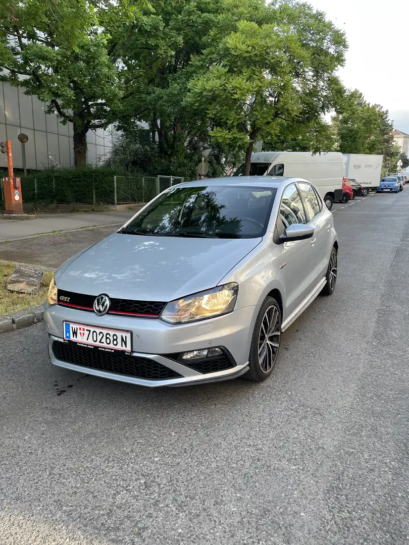Volkswagen Polo GTI 1.8 TSI (Blue Motion Technology) - 1